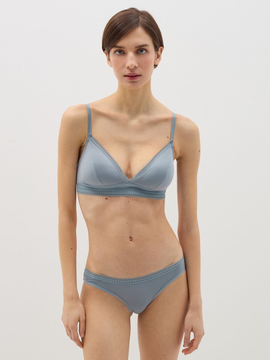 Semi-padded triangle bra with geometric motif_0
