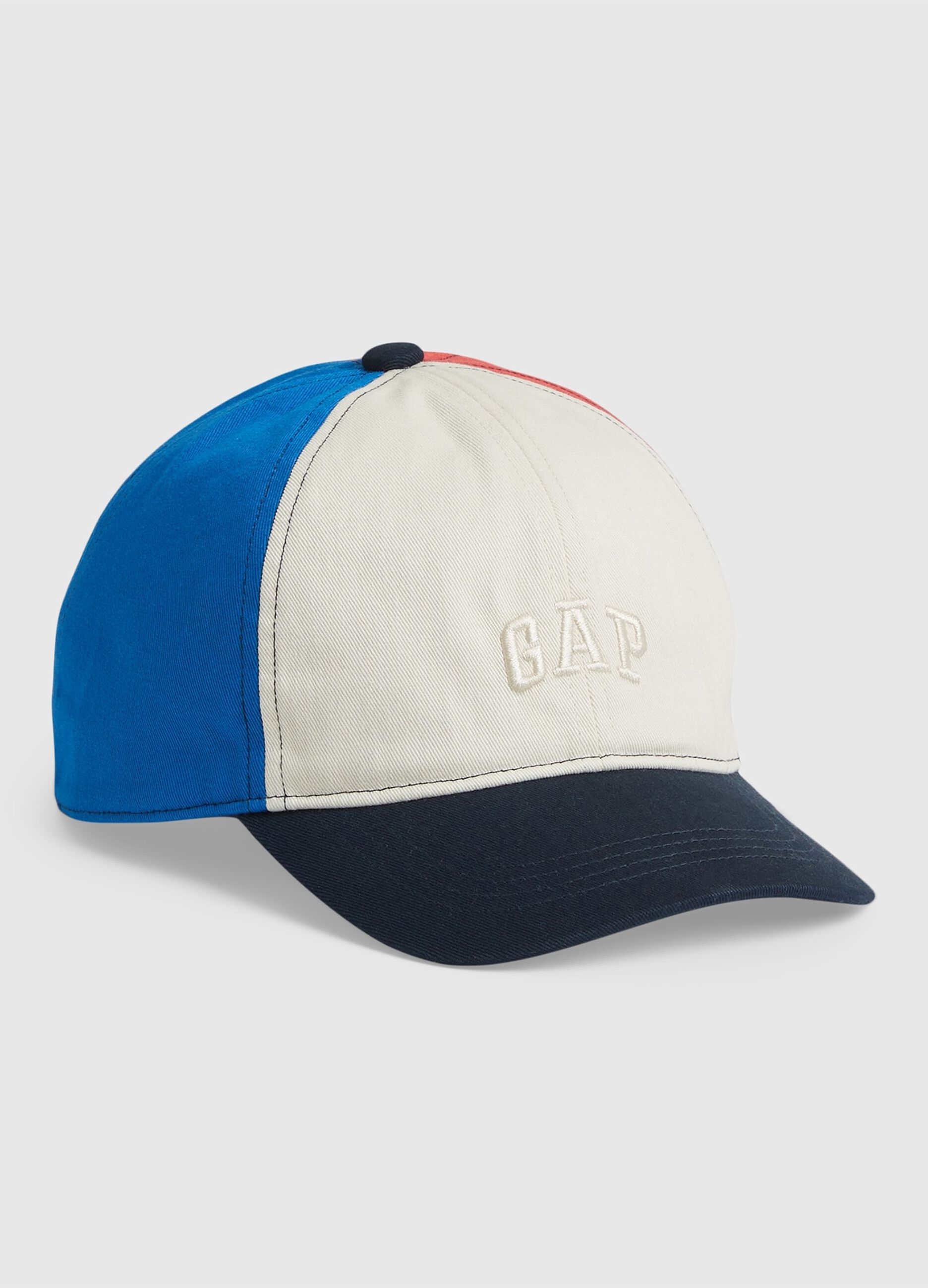 Baseball cap with embroidered logo.