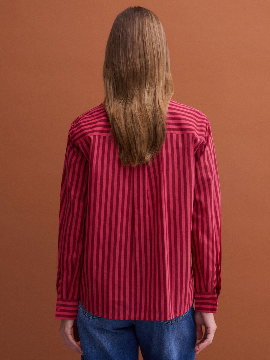 Camicia rossa in puro cotone a righe con collo alla coreana regular fit_3