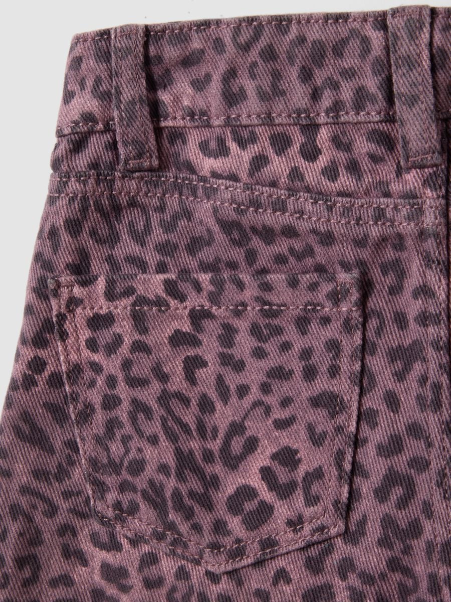 Shorts slim fit rosa animalier in puro cotone per bambina_3