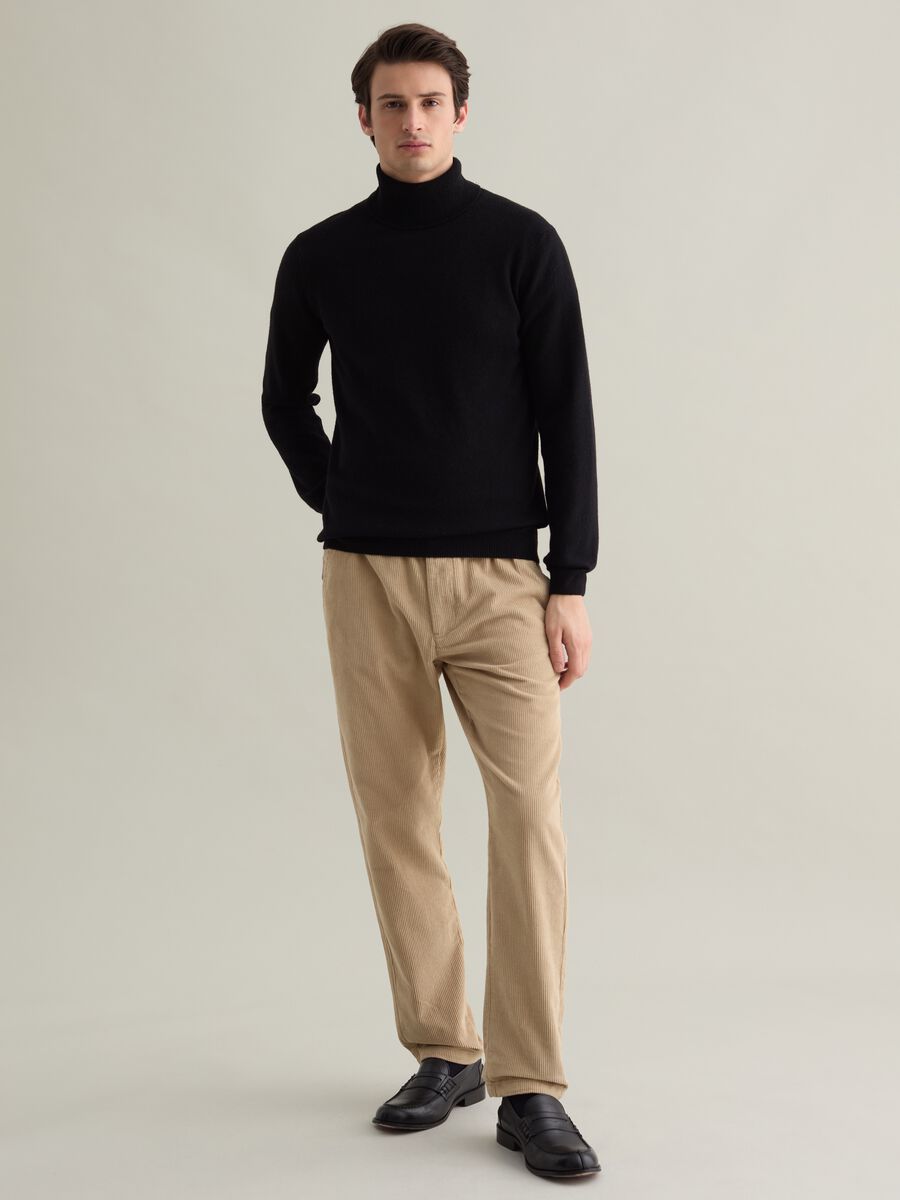 Lambswool pullover with high neck_1