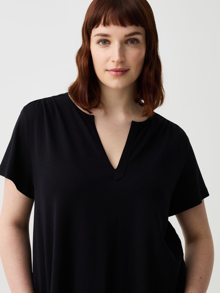 Essential Curvy short dress with V neck_1