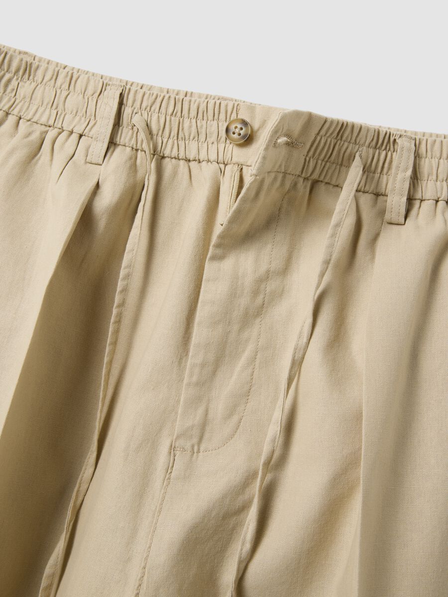 Beige linen-cotton blend trousers with an elasticated waist_5