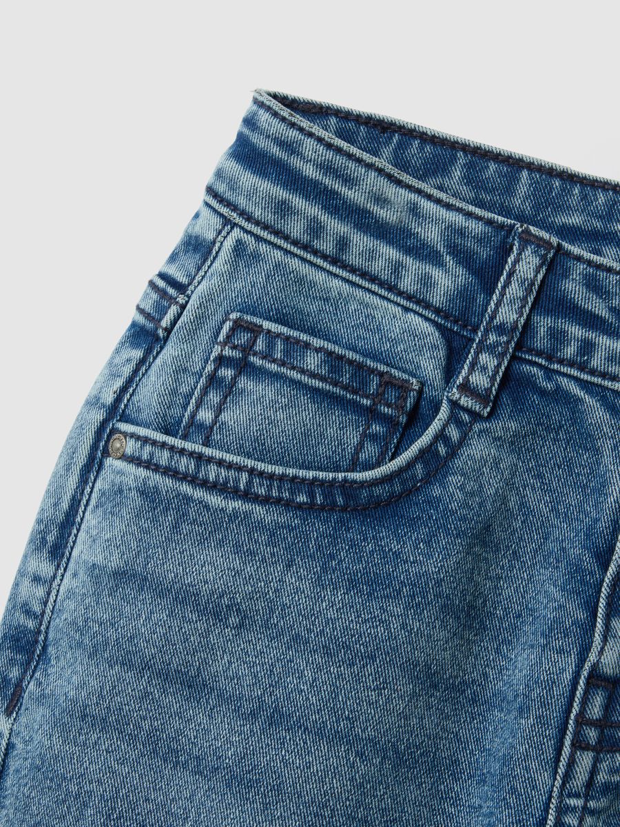 Jeans in denim elasticizzato blu slim fit per bambino_2