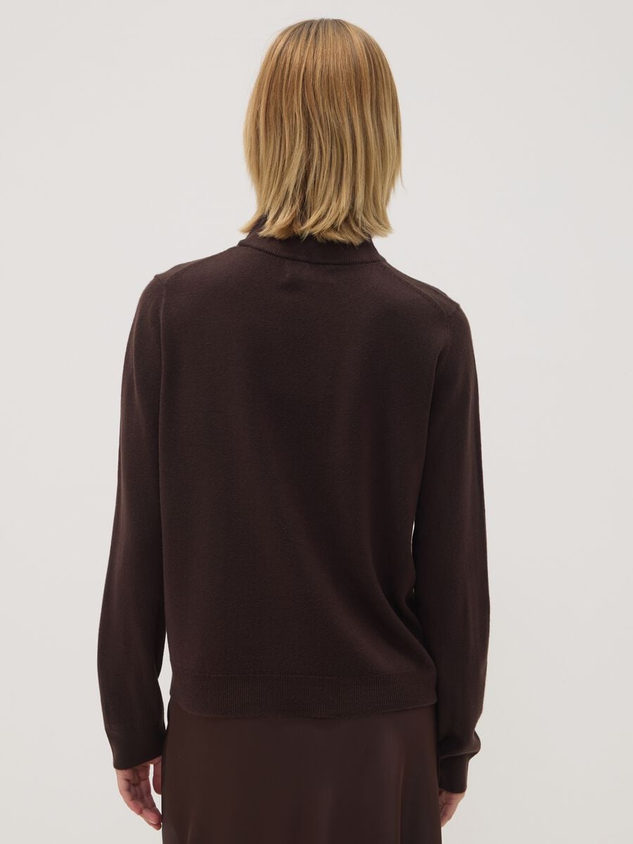Brown long-sleeve top with raised neck, regular fit_3