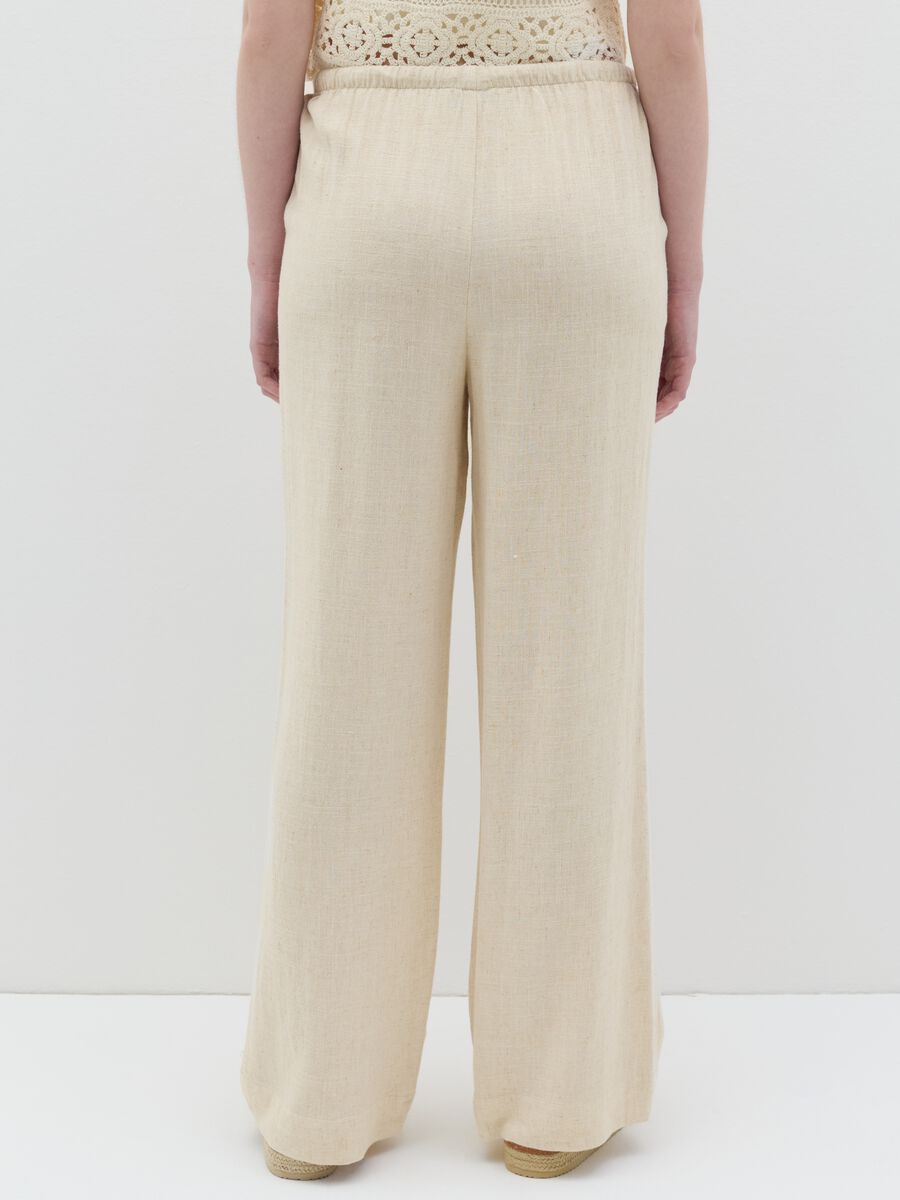 Relaxed-fit trousers in viscose and linen_3