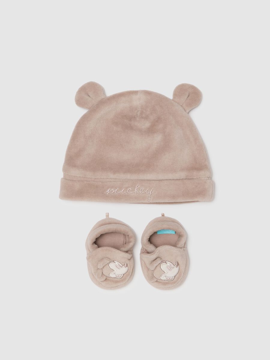 Beige Velour Hat and Booties for Newborn_0