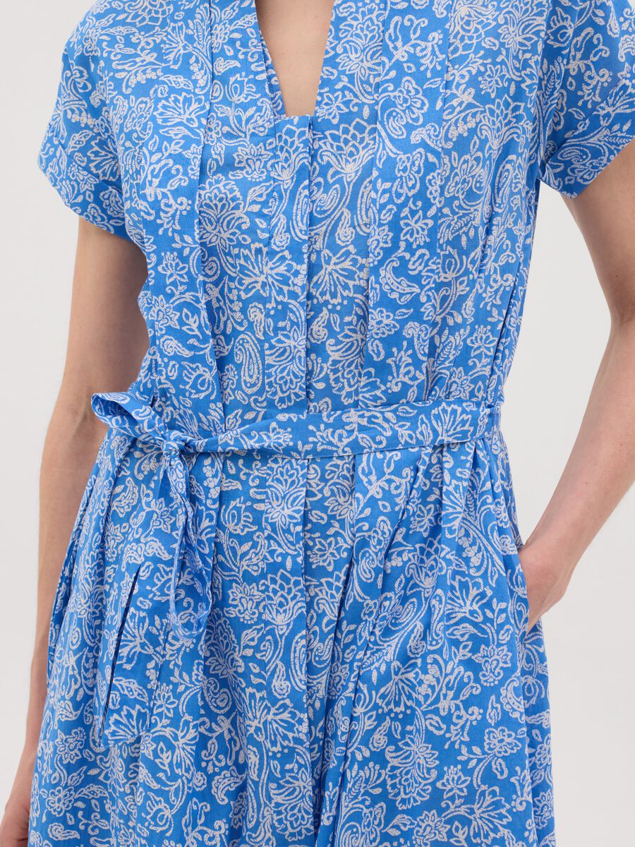 Long cotton dress with blue floral pattern_3