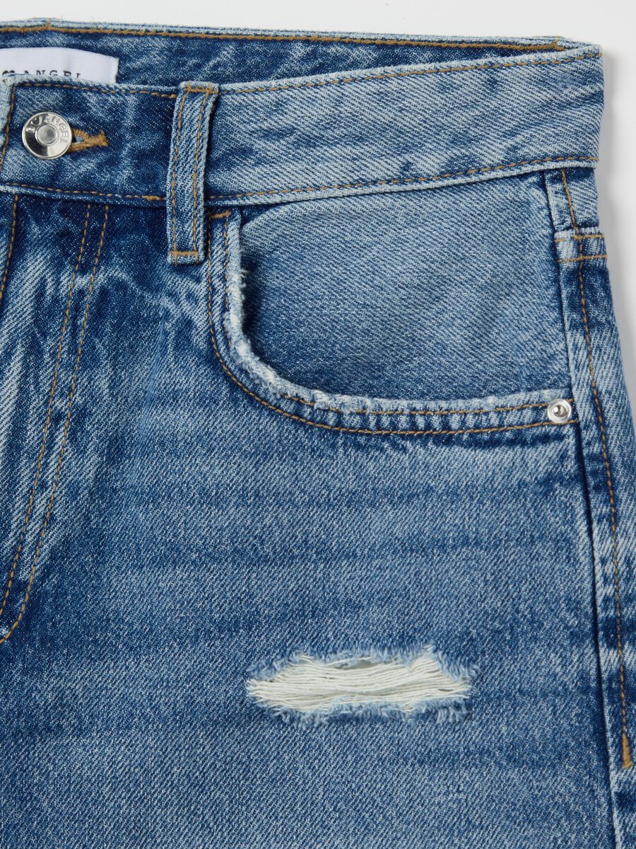 Five-pocket denim shorts with ripped details_5