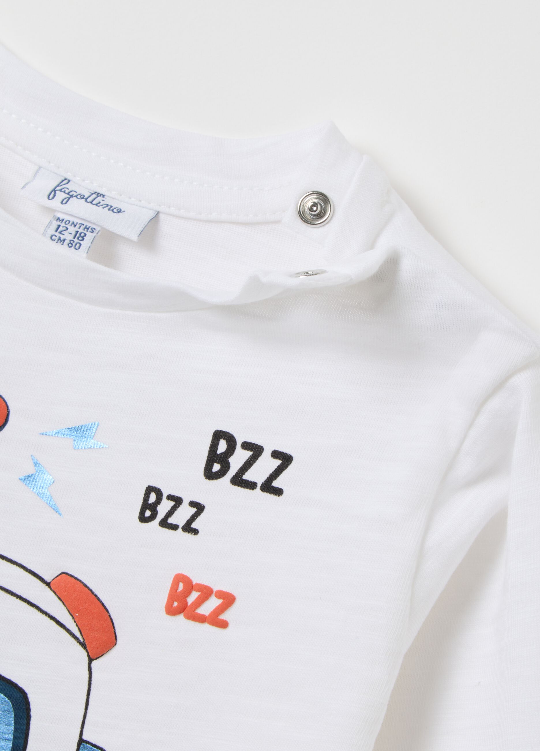 White T-shirt with child robot print