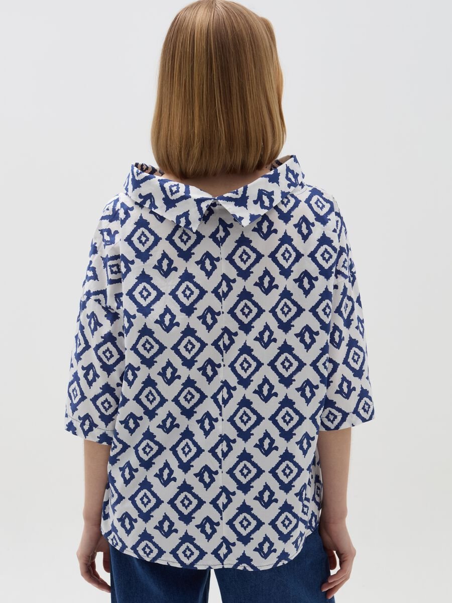 Blouse with folded collar and ikat print_2