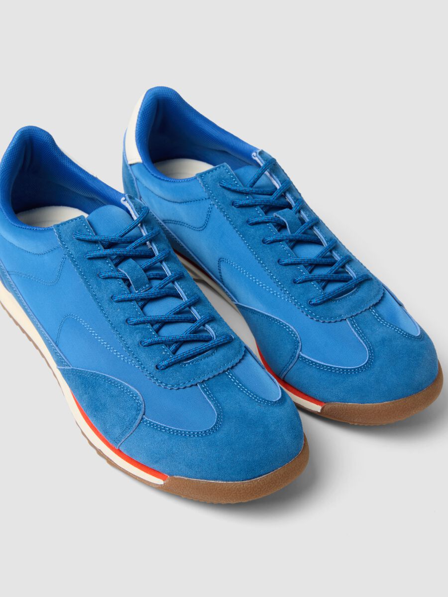 Sneakers in vera pelle blu con suola leggera_1