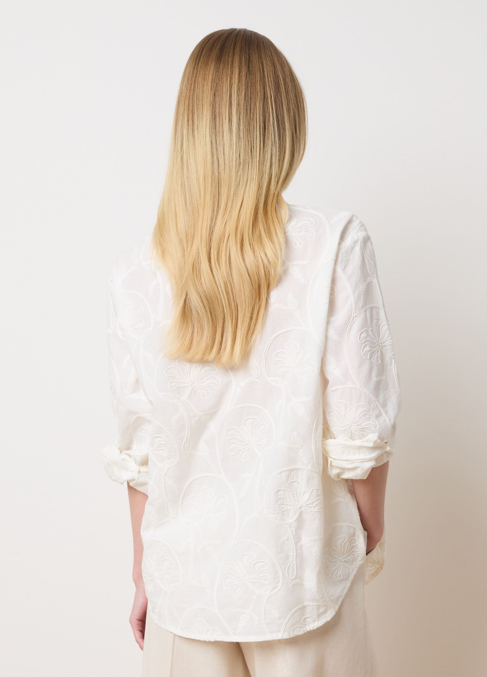 White shirt in cotton