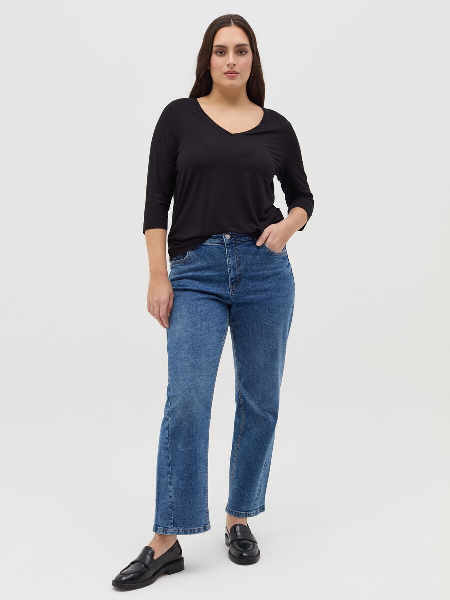 Curvy V-neck T-shirt_1