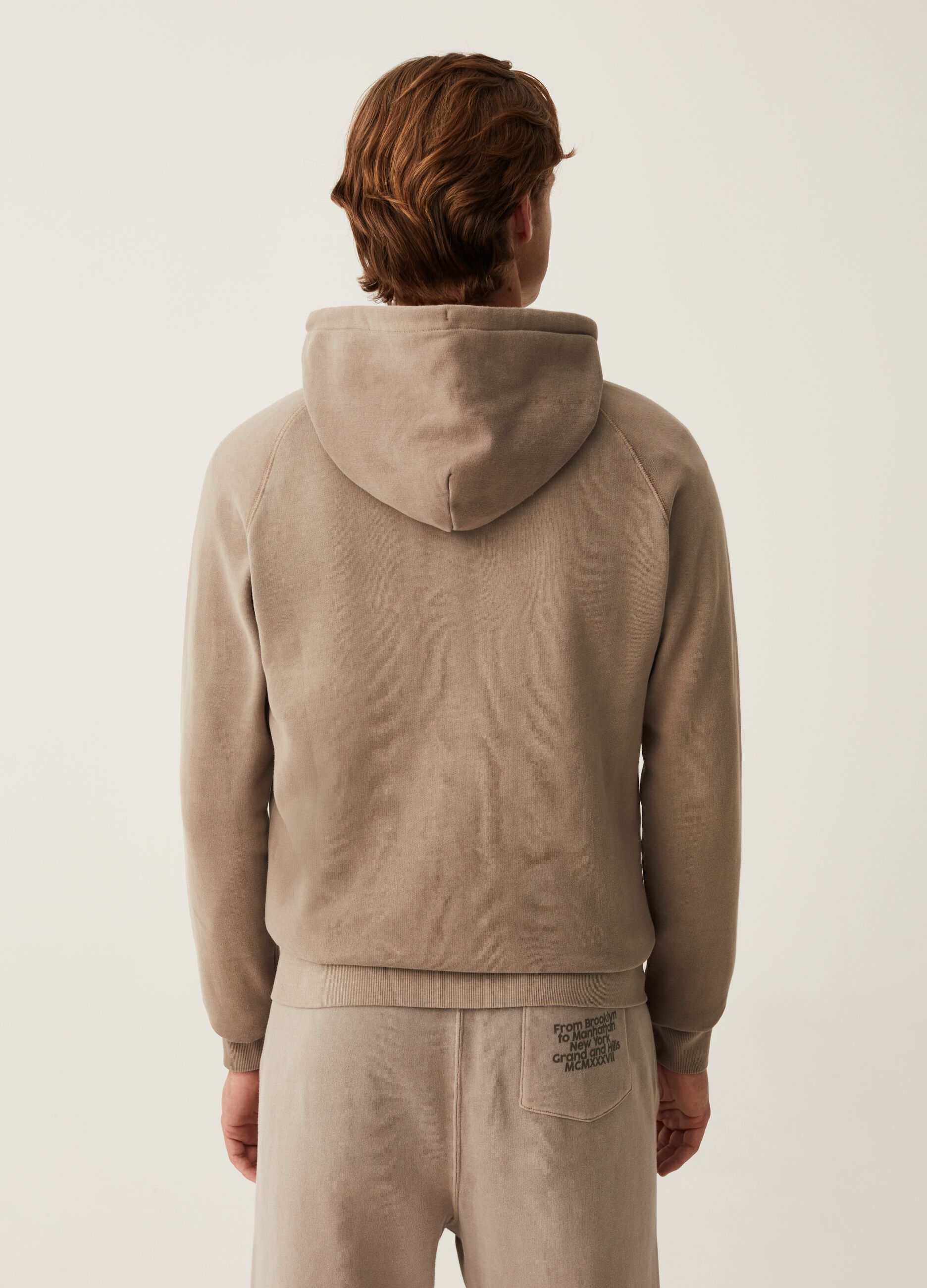 Full-zip con cappuccio e ricamo logo_2