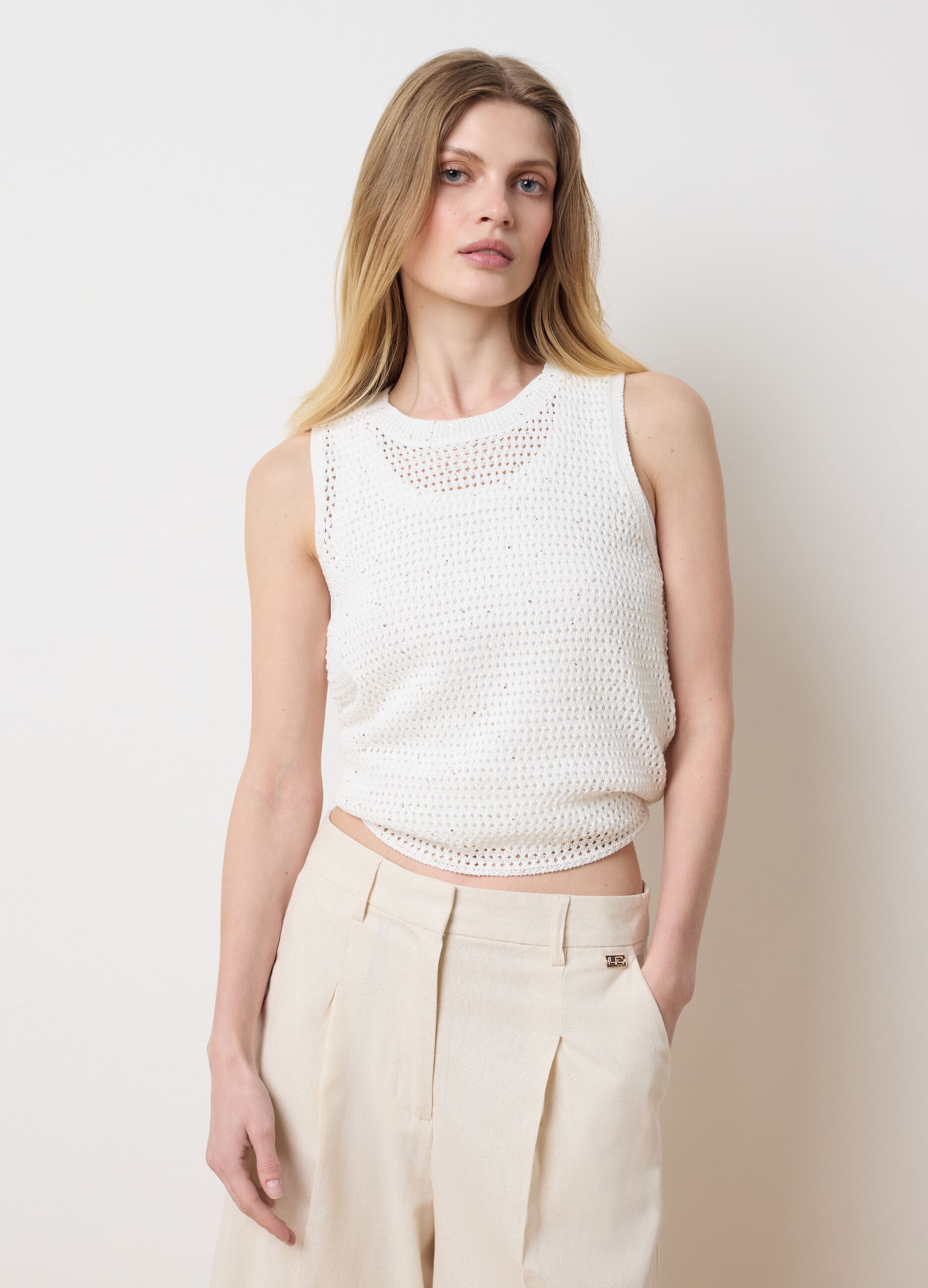 White crochet tank top with popcorn stitch