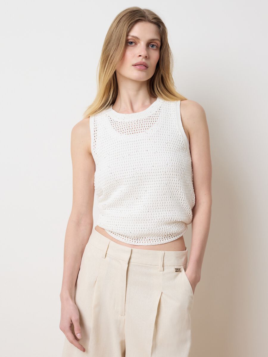 White crochet tank top with popcorn stitch_0