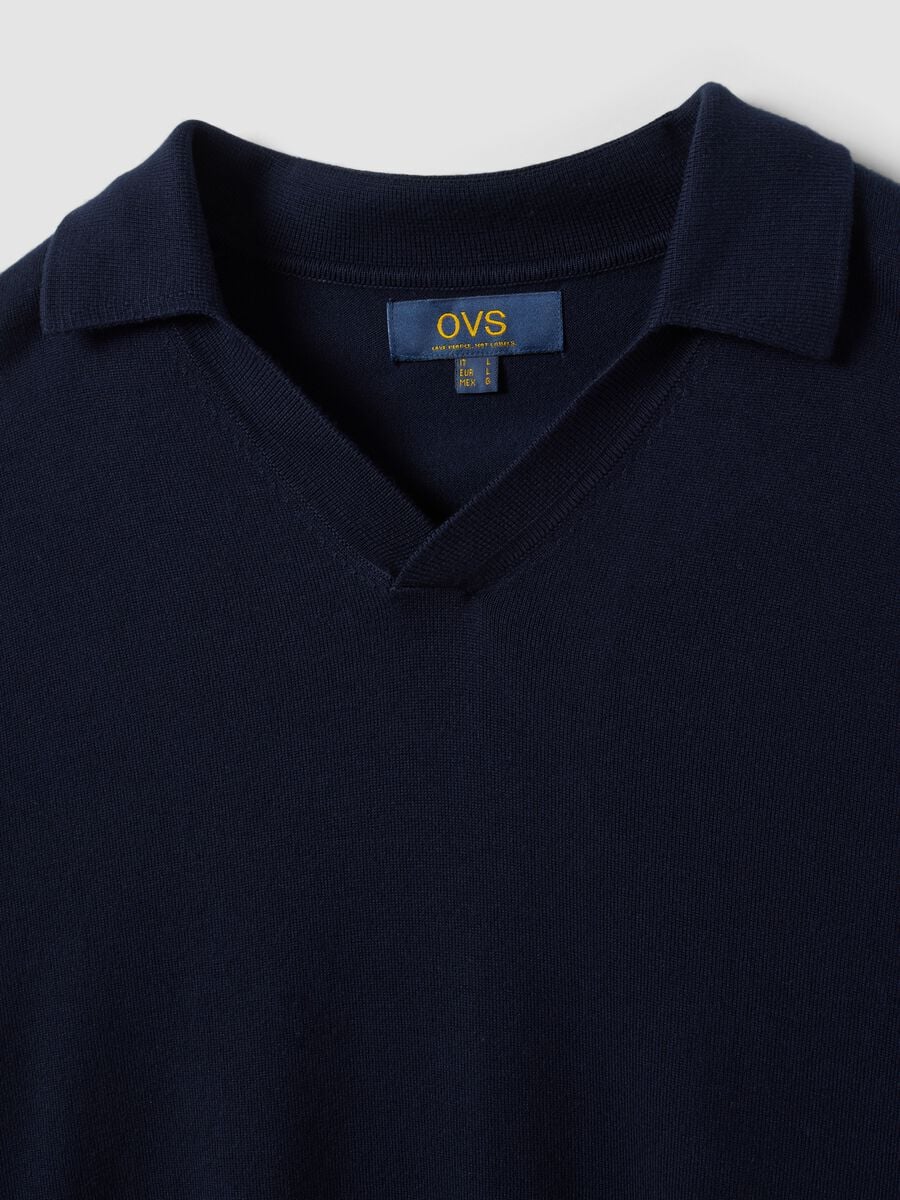 Blue viscose-blend polo with V-neck and regular collar, regular fit_1