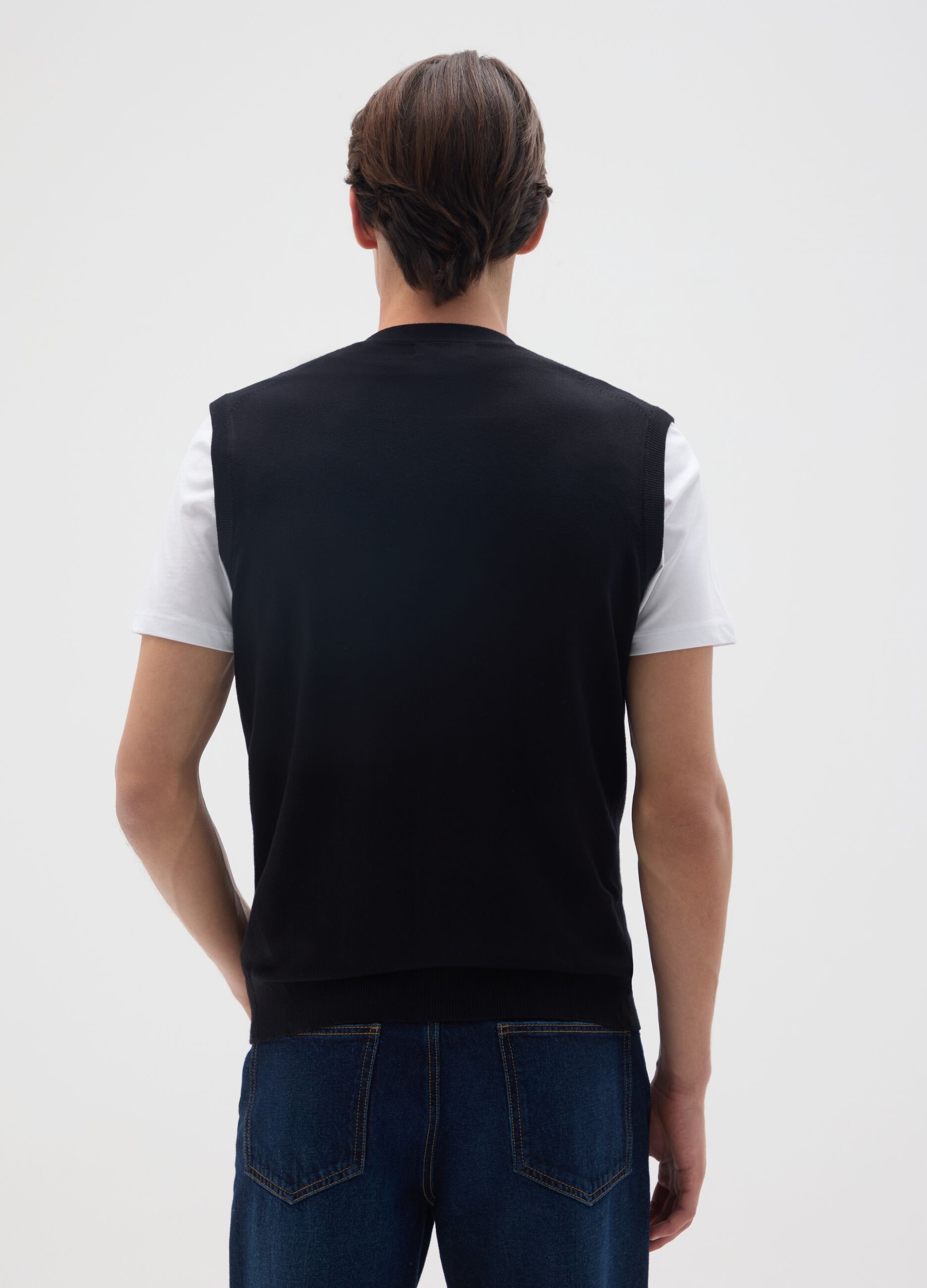Black knitted waistcoat regular fit
