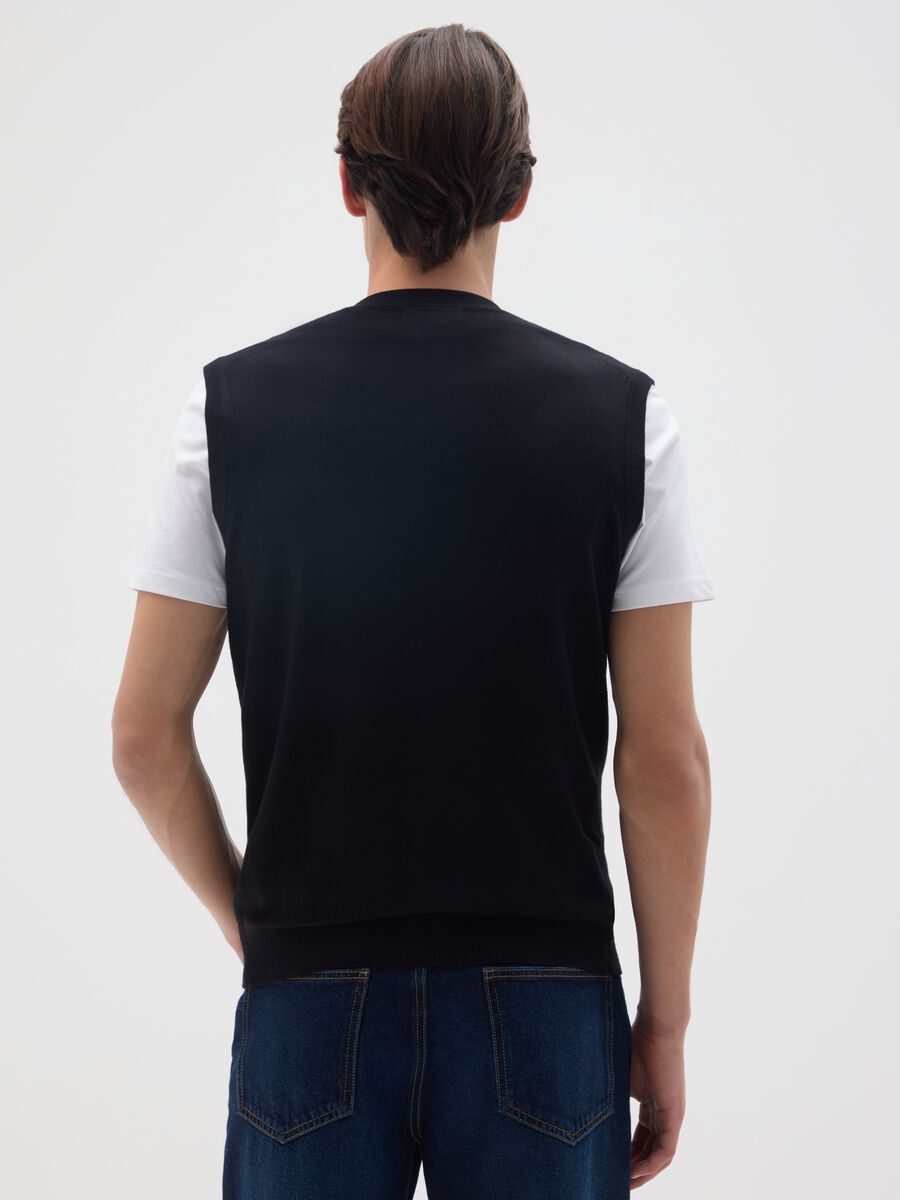 Black knitted waistcoat regular fit_2