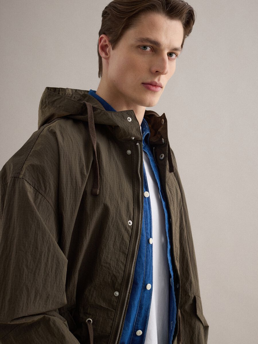 Giacca parka marrone regular fit con zip completa e cappuccio_3