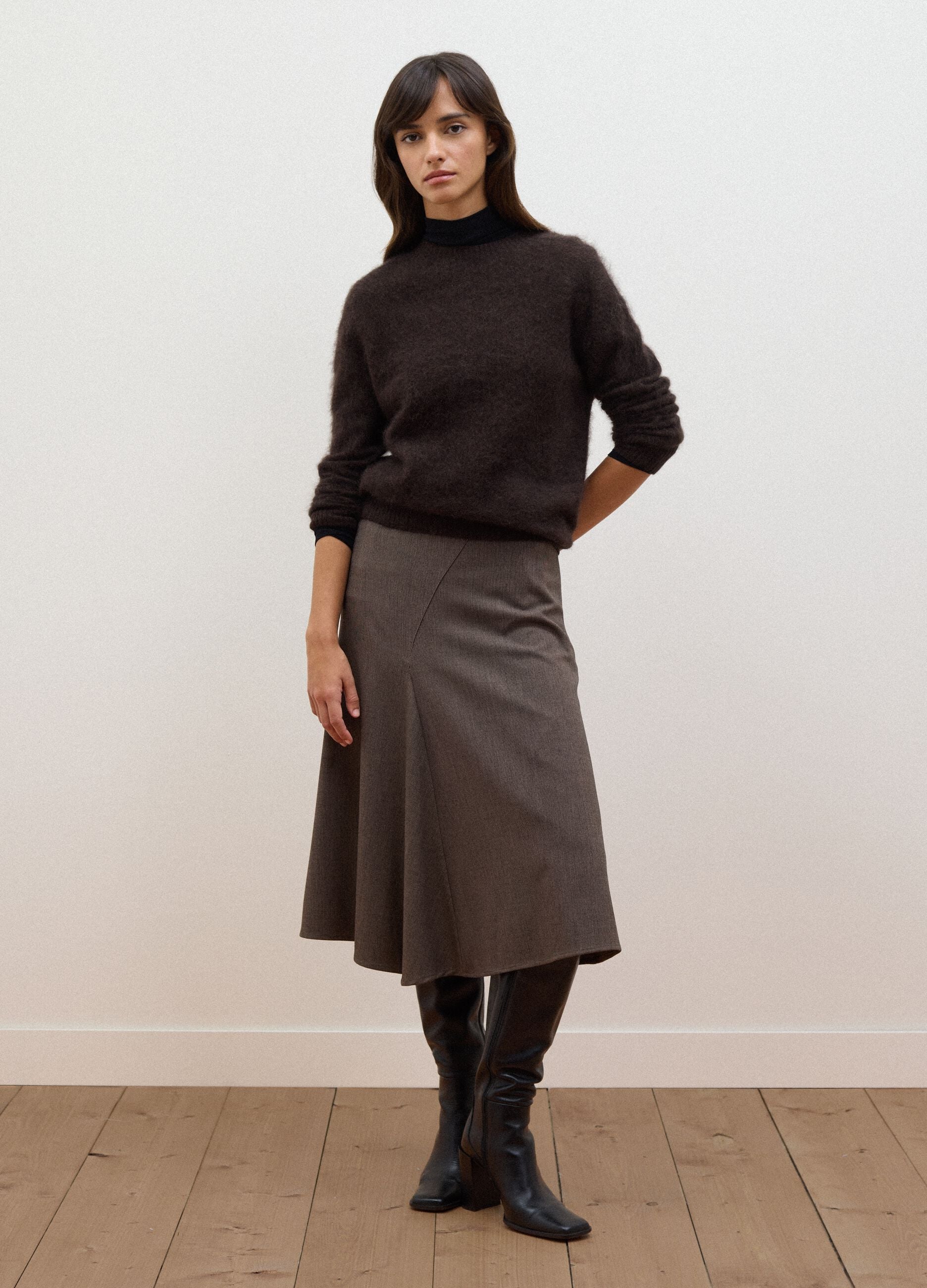 Maglia girocollo marrone in misto lana e cashmere over fit