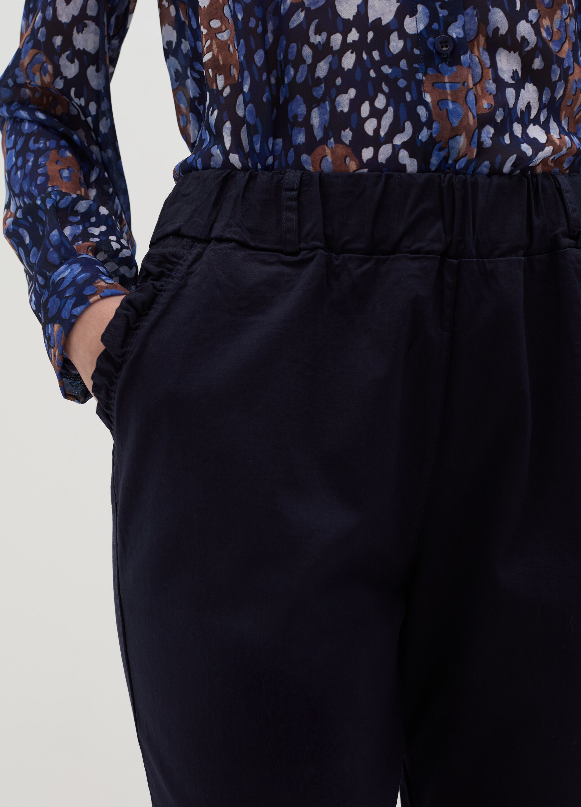 Stretch cotton trousers with drawstring
