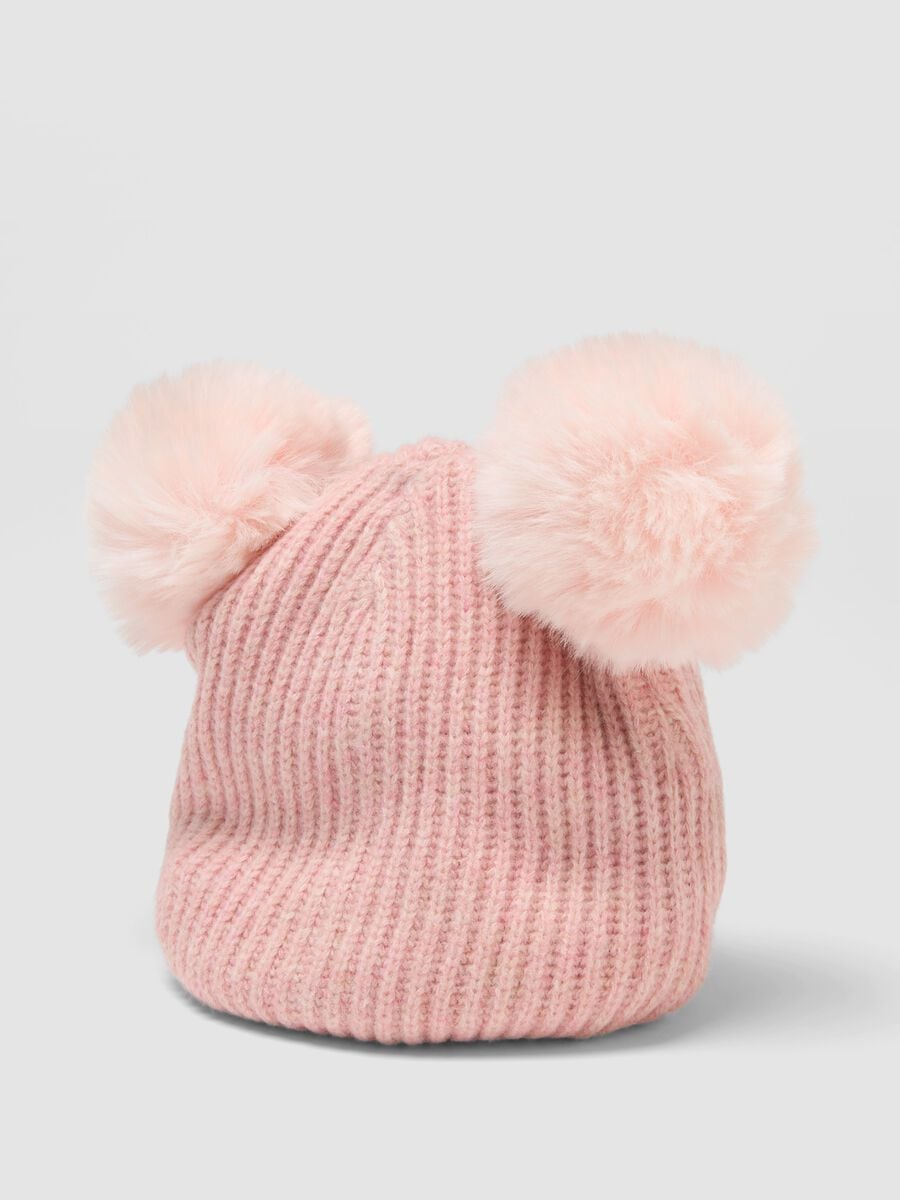 Cappello rosa in misto lana a costine con due pompon_2