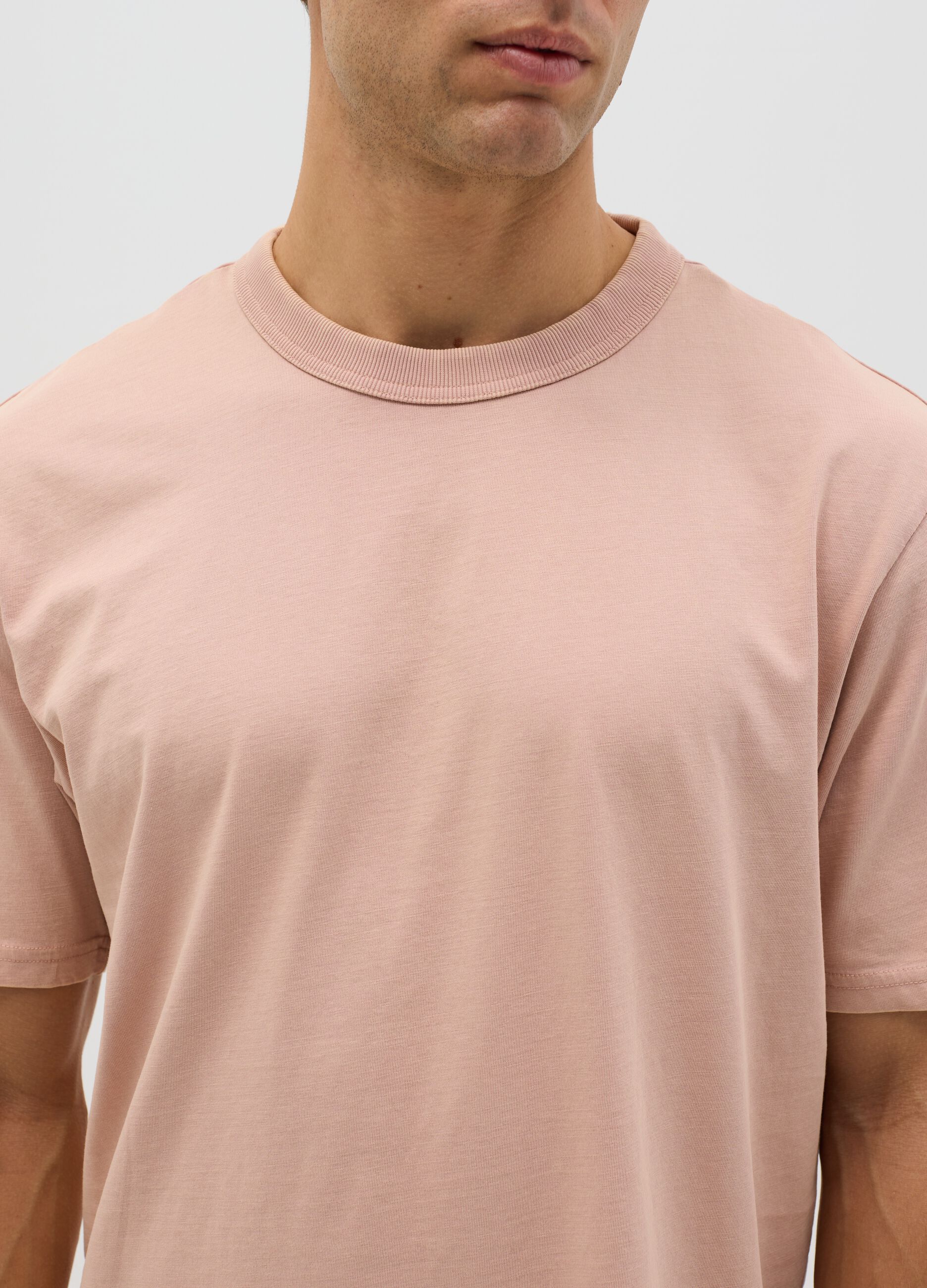 Pink short-sleeve cotton T-shirt