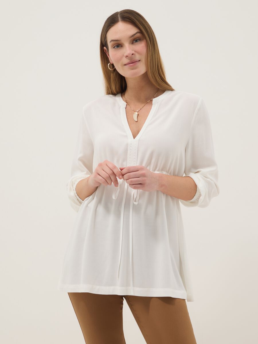Blusa bianca premaman in pura viscosa con collo alla coreana_1