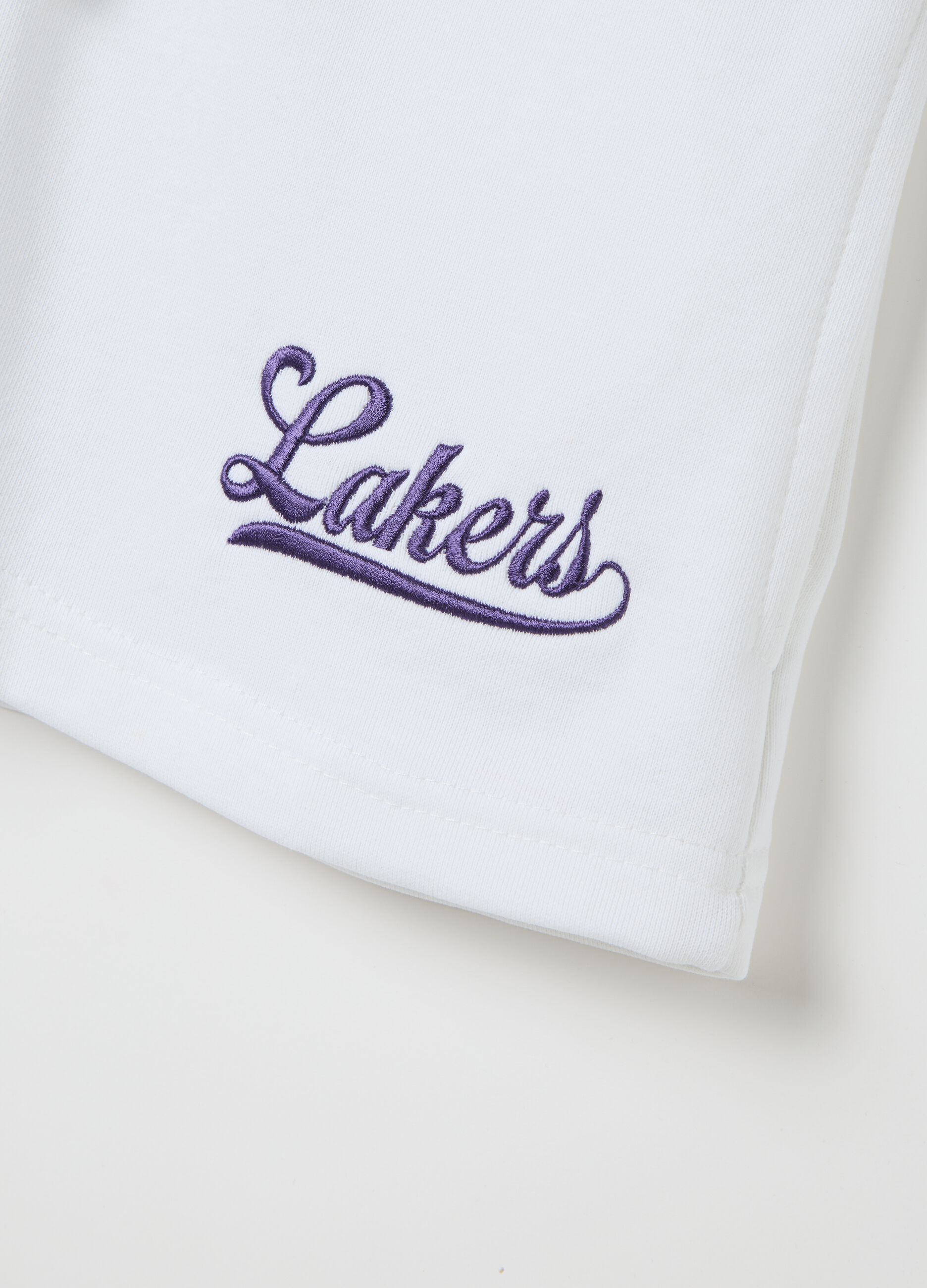 White shorts with embroidery and NBA Los Angeles Lakers print