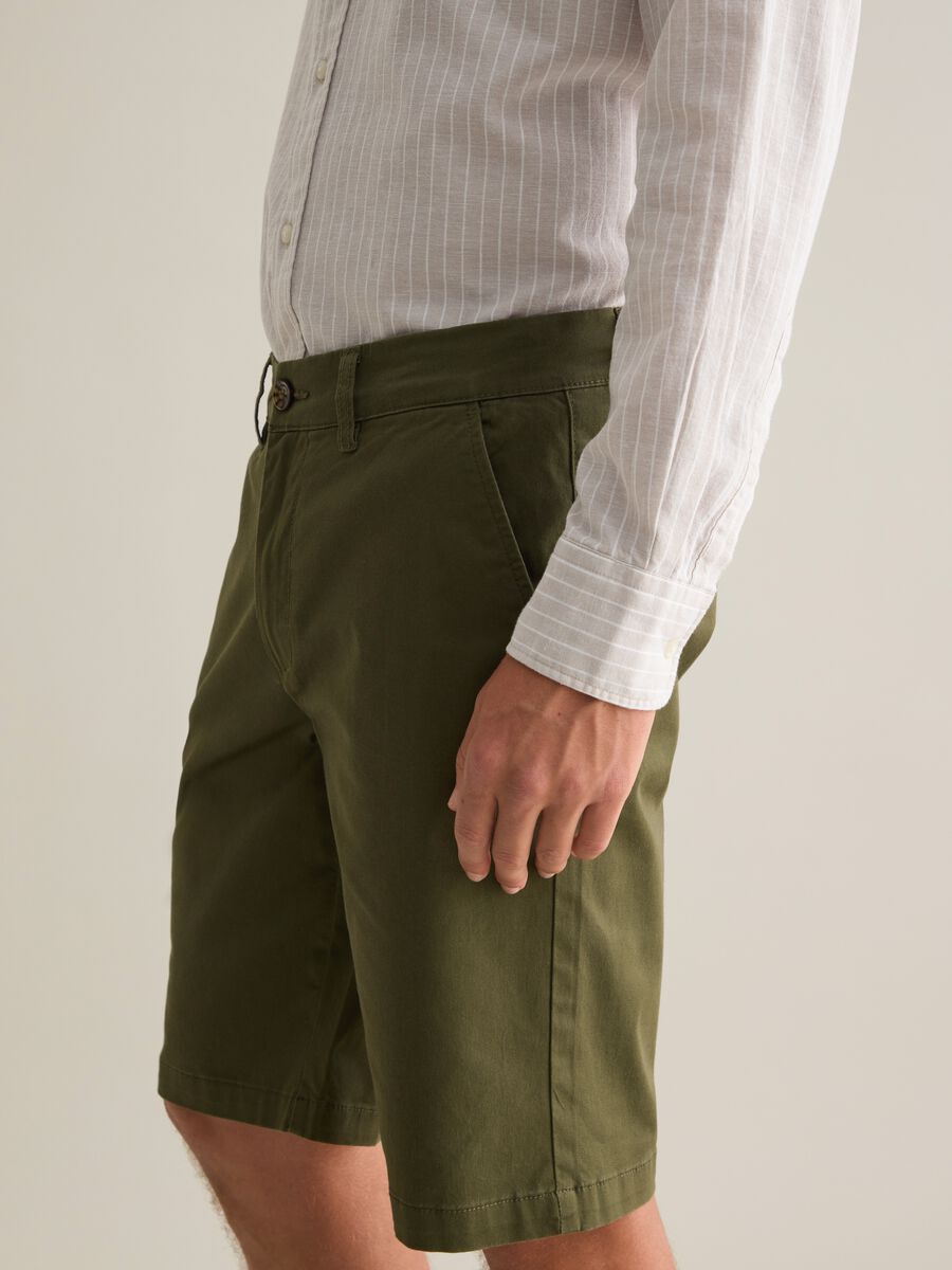 Stretch cotton chino Bermuda shorts_3