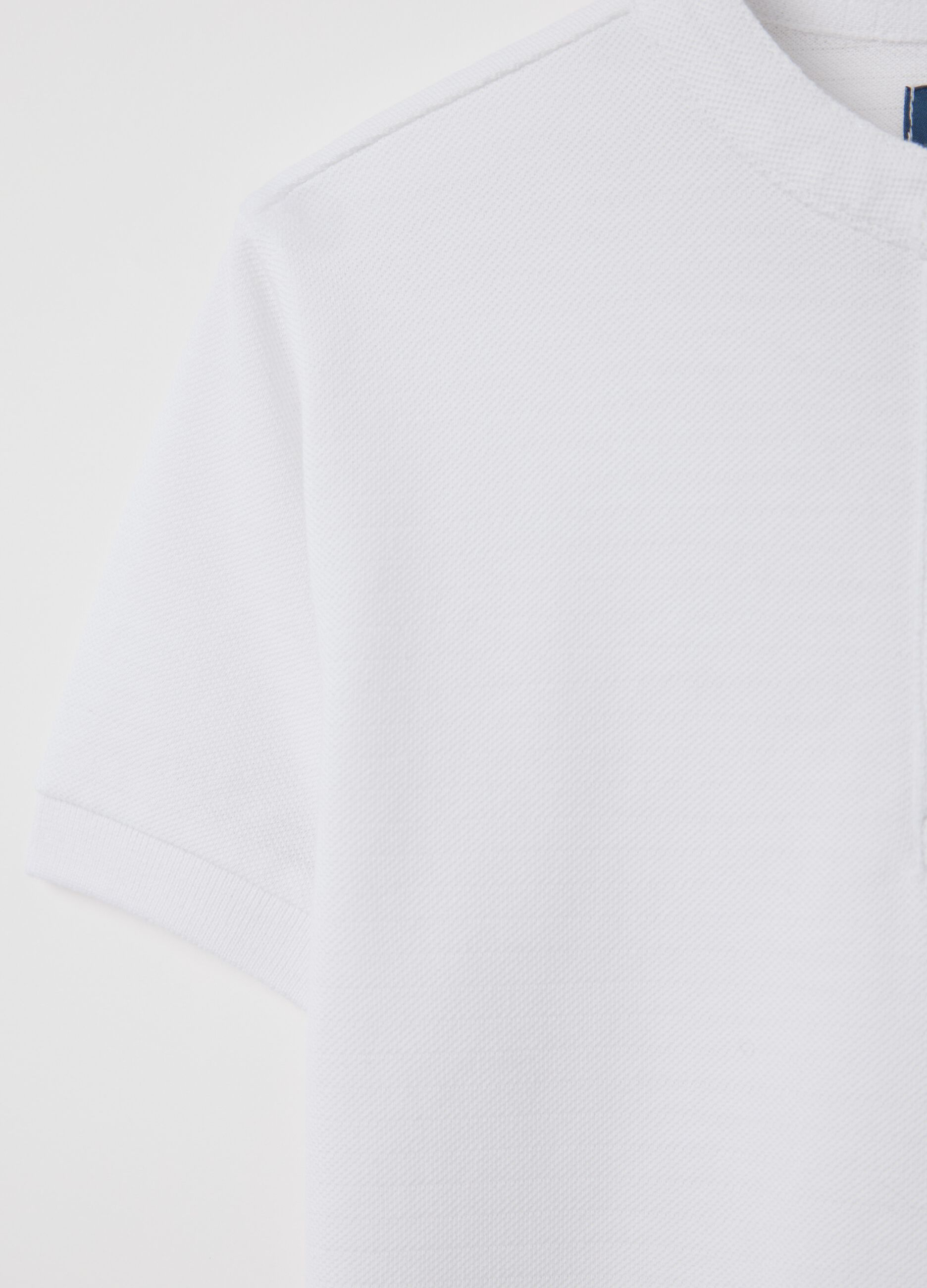 White polo shirt in cotton with Mandarin collar