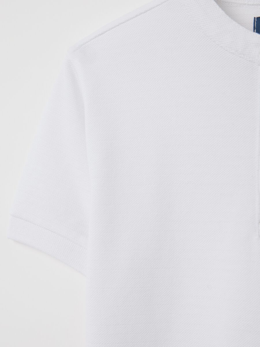 White polo shirt in cotton with Mandarin collar_3