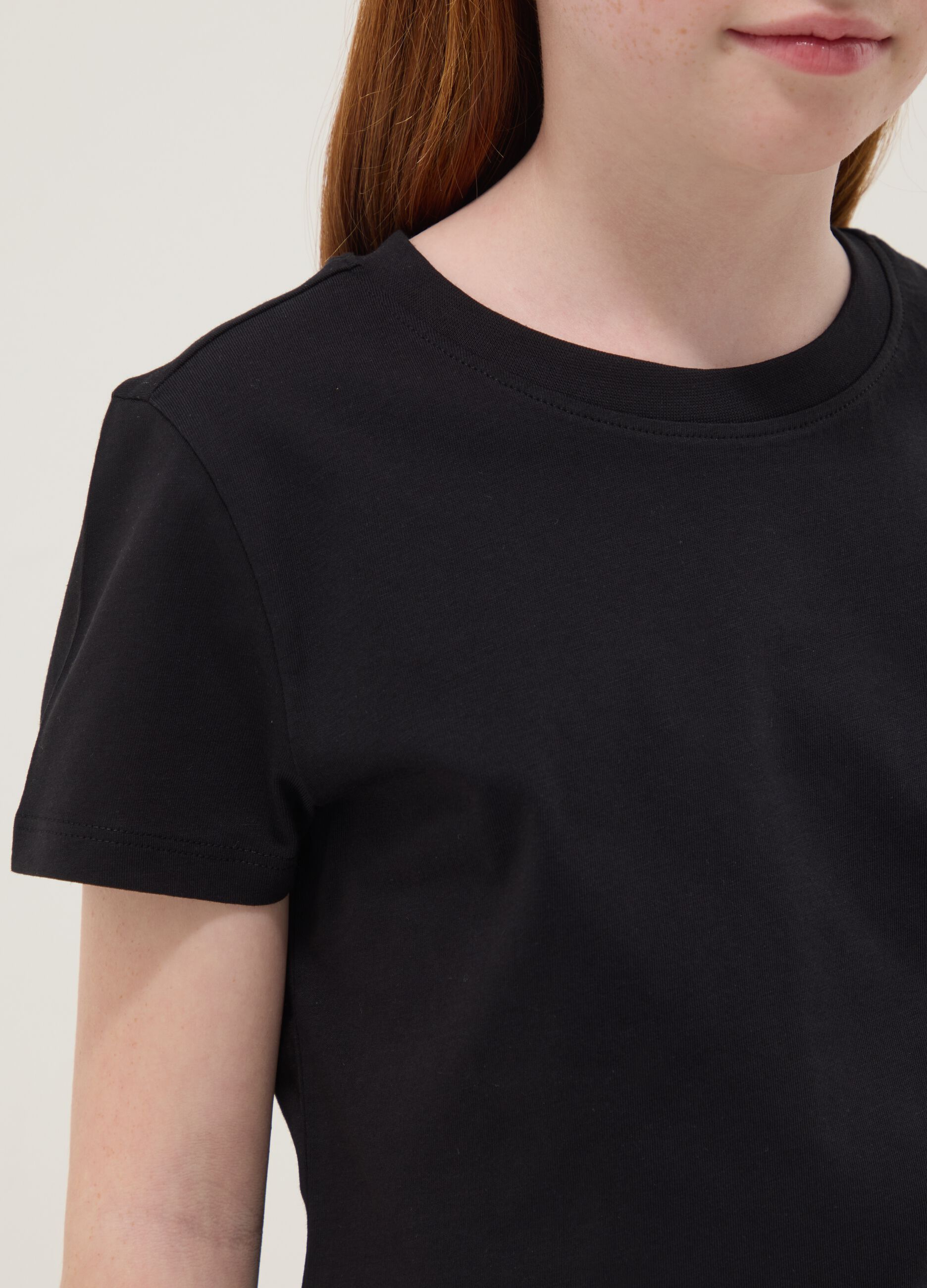Girls&rsquo; black pure cotton regular-fit T-shirt
