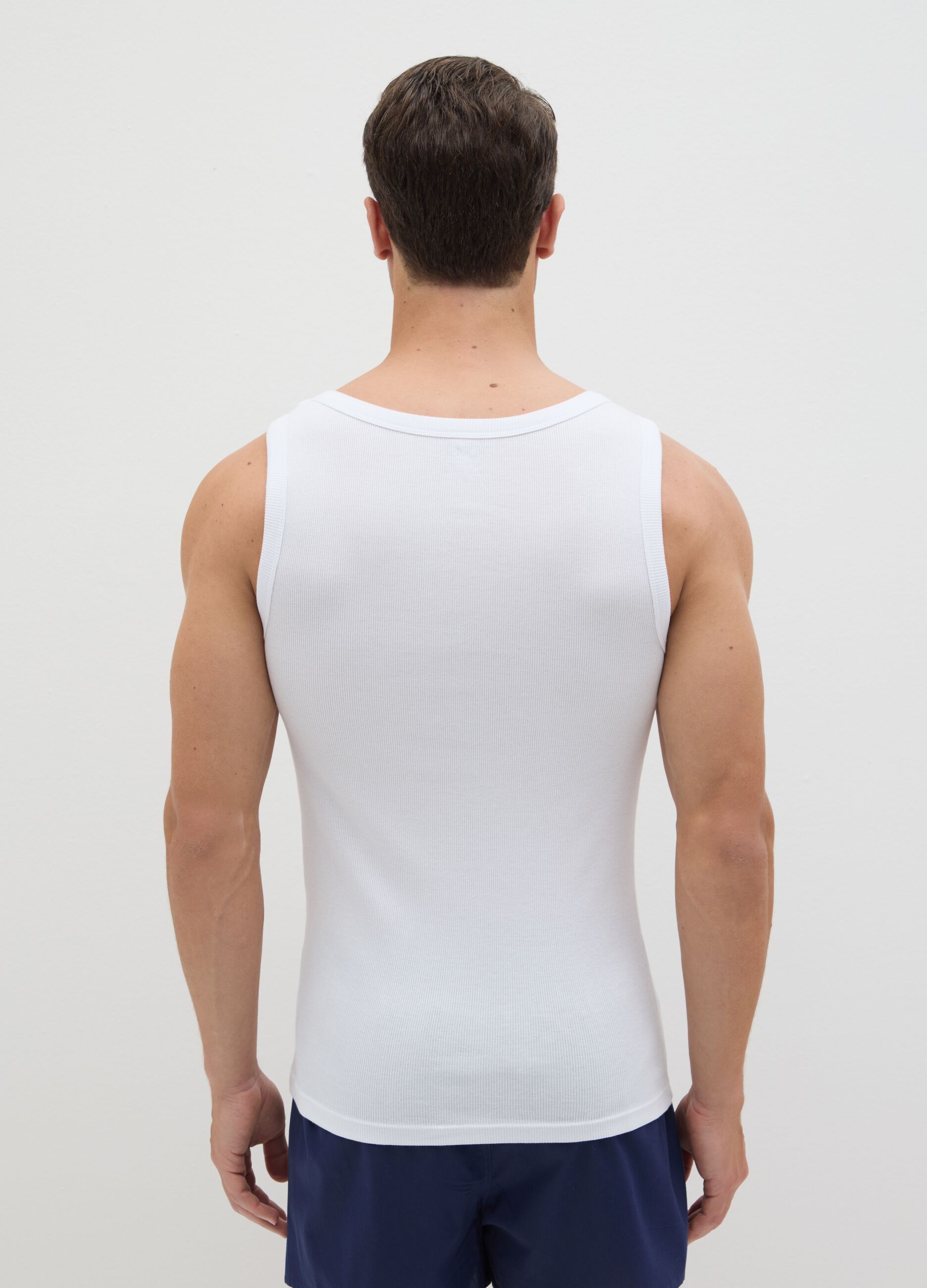 White vest with round ribbed neck