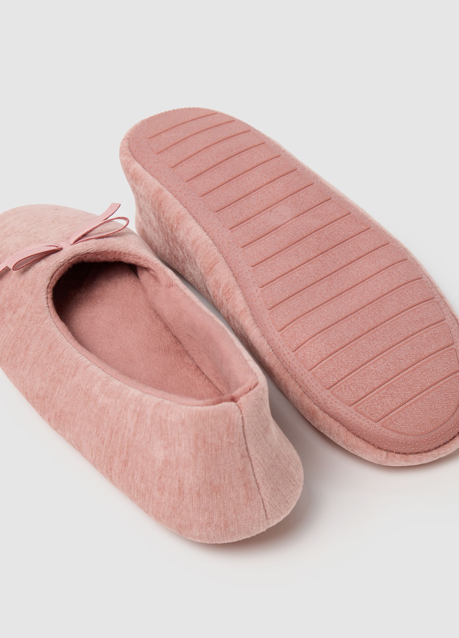 Women's pink velvet ballet flats with bow