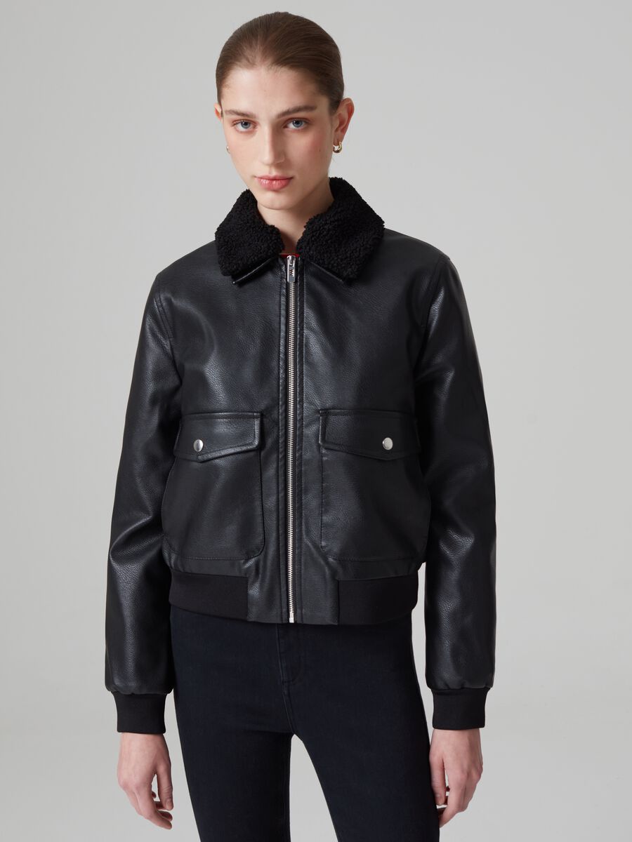 Bomber effetto lucido con colletto in sherpa_1