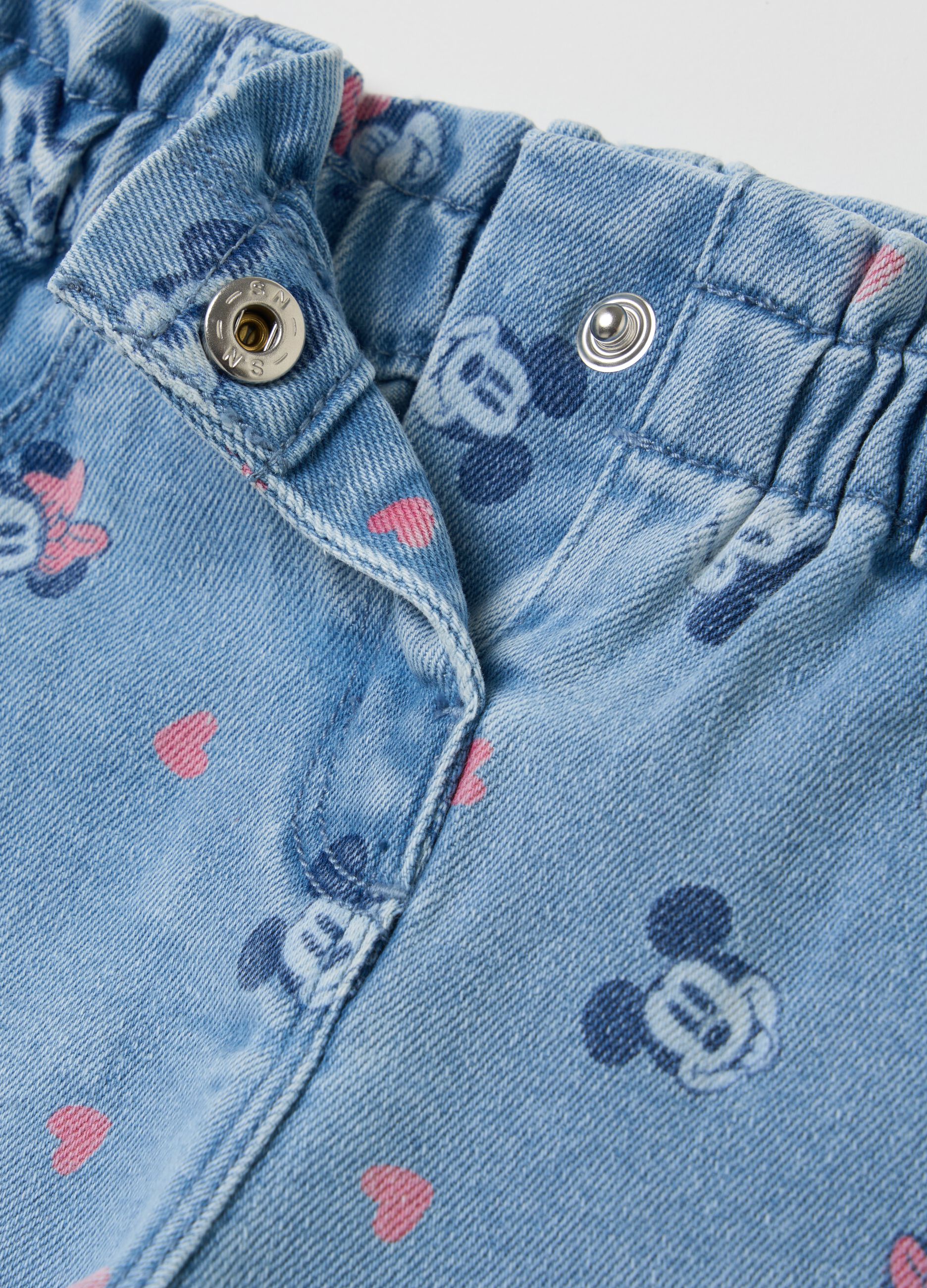 Jeans con stampa Minnie e Topolino all-over