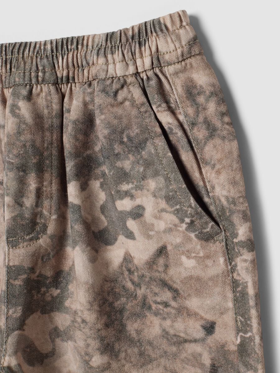Pantaloni baggy cargo camouflage beige e grigio tortora in puro cotone_3