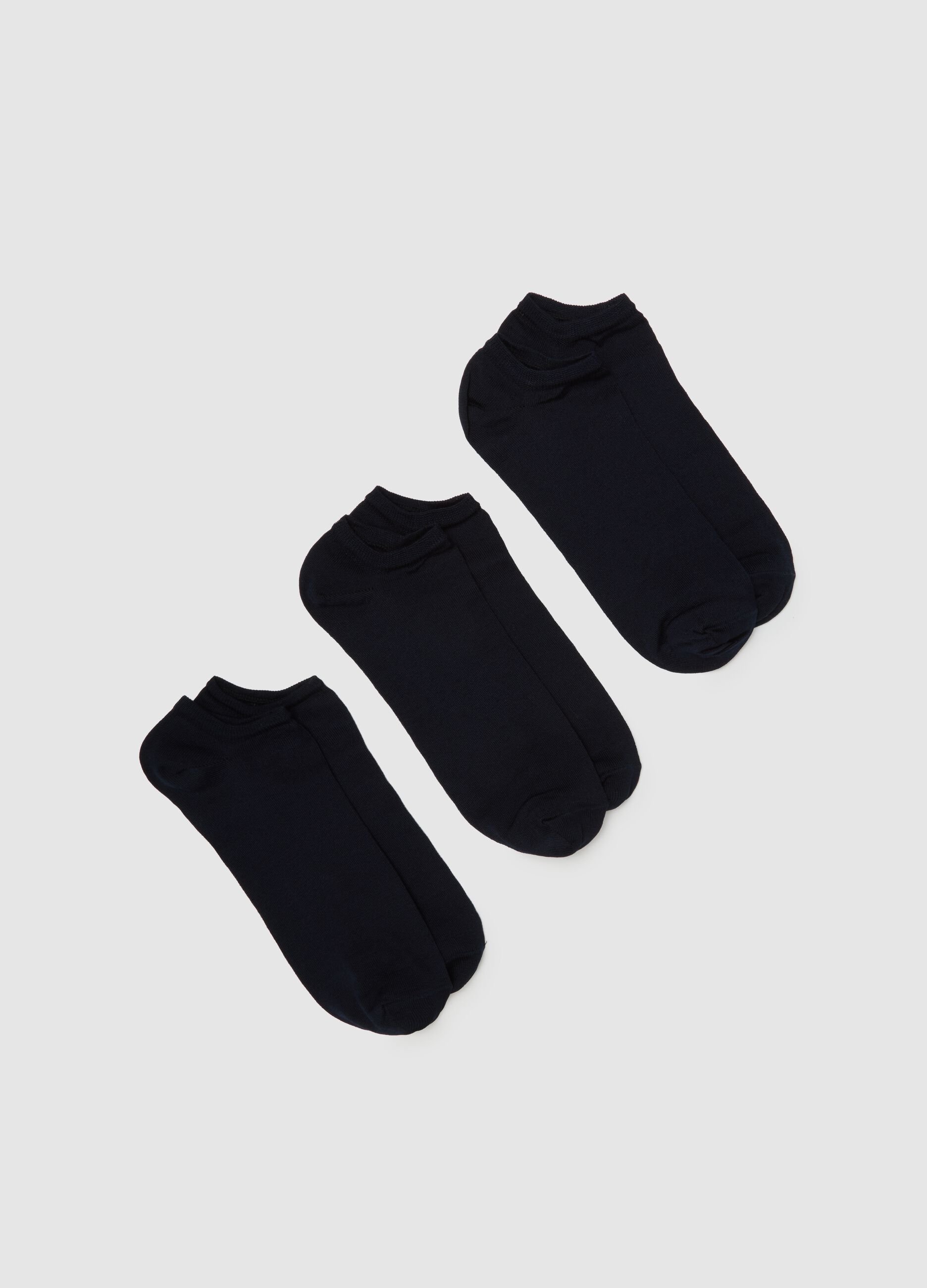 Tripack of blue elasticated cotton blend sports socks