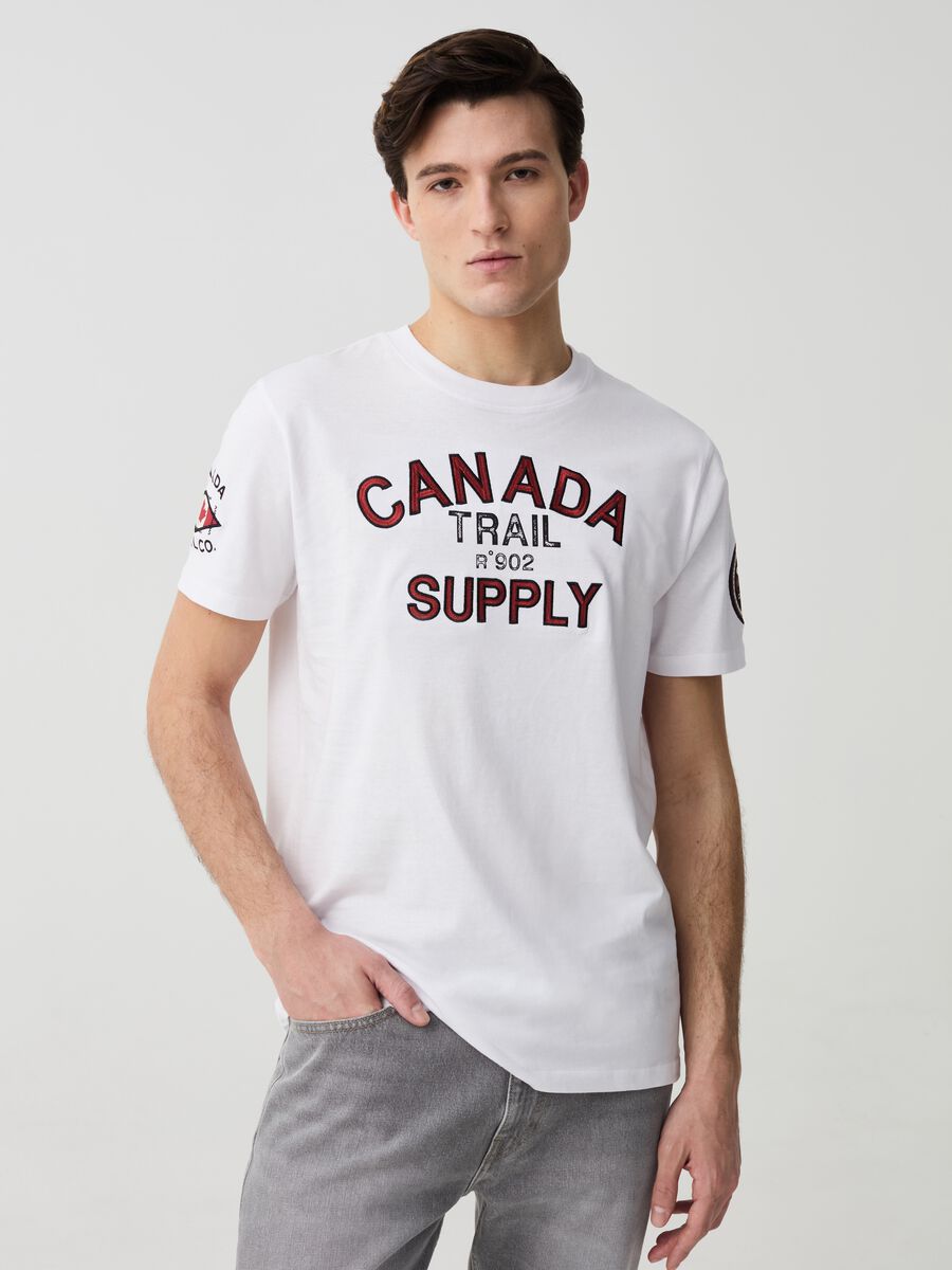 T-shirt with embroidery and Canada Trail print_0