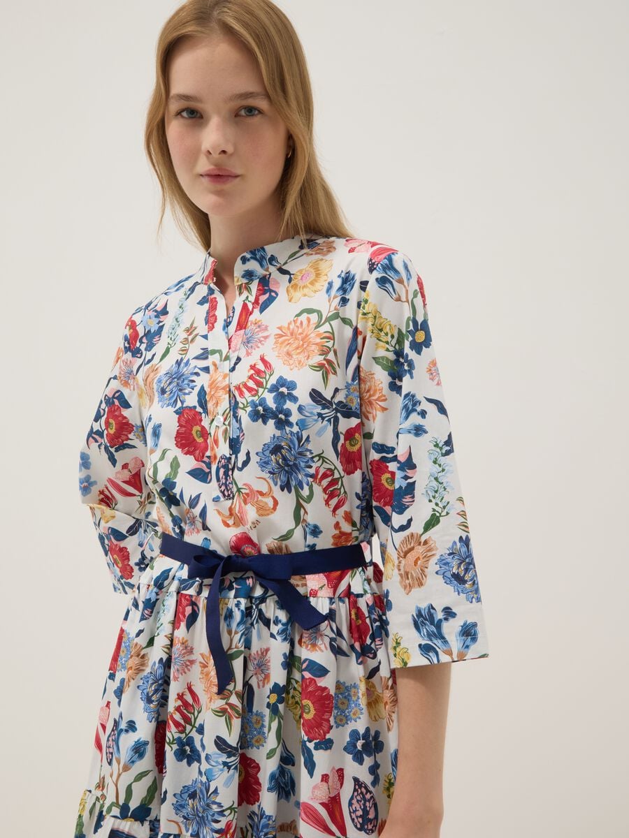 Abito midi bianco in cotone elasticizzato con stampa floreale_2