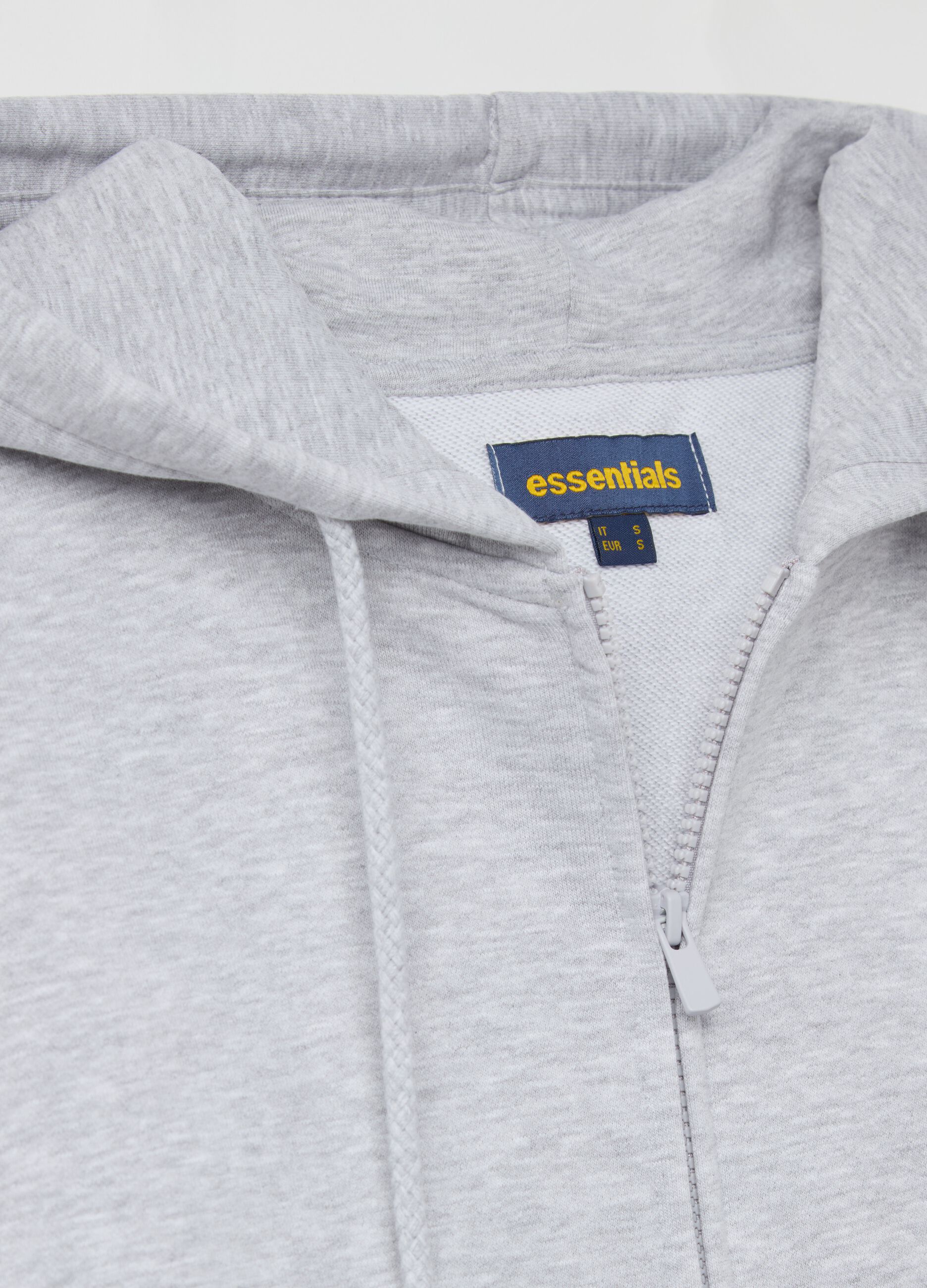 Essential full-zip sweatshirt with hood