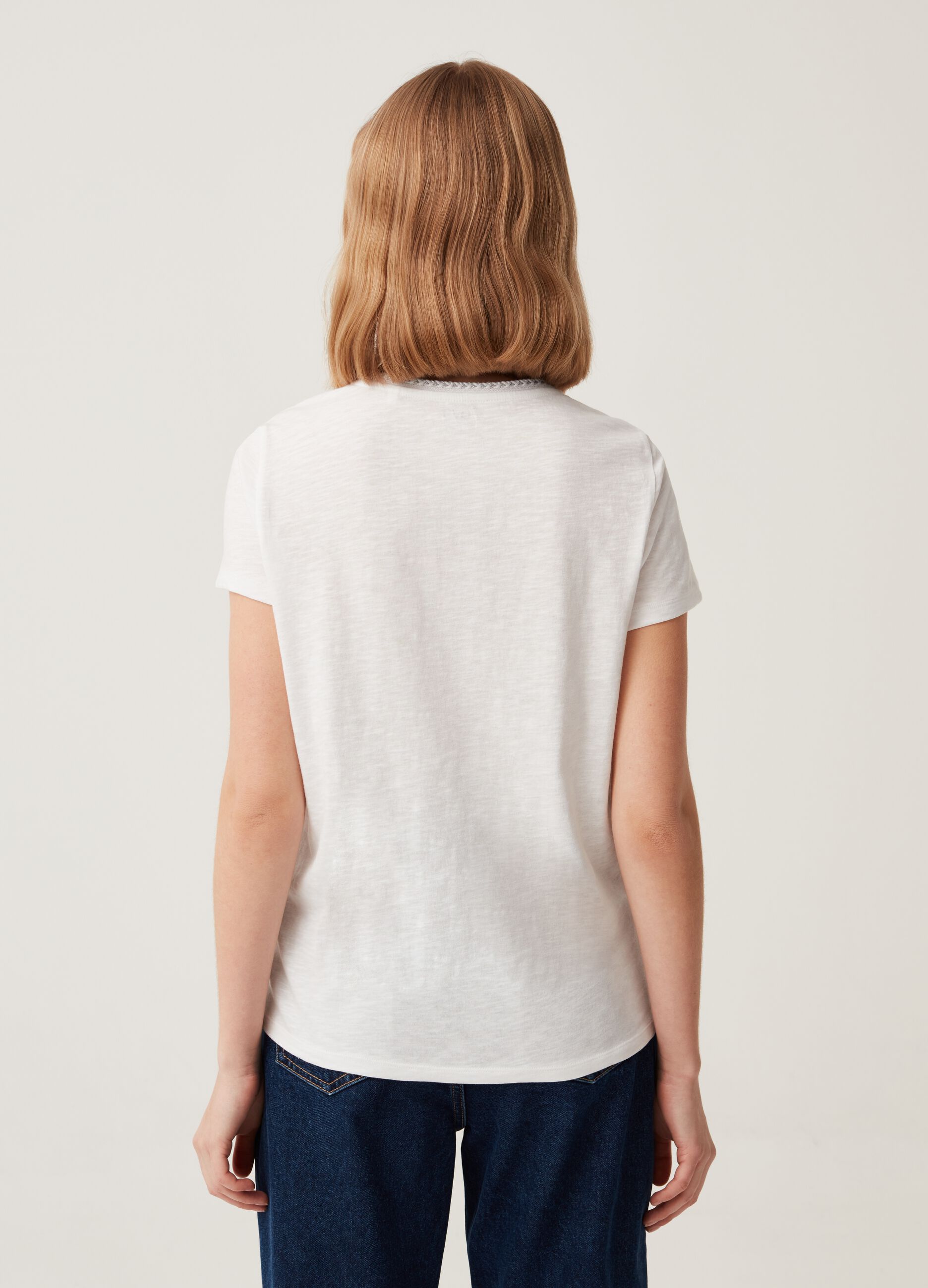 T-shirt con profilo intrecciato_2