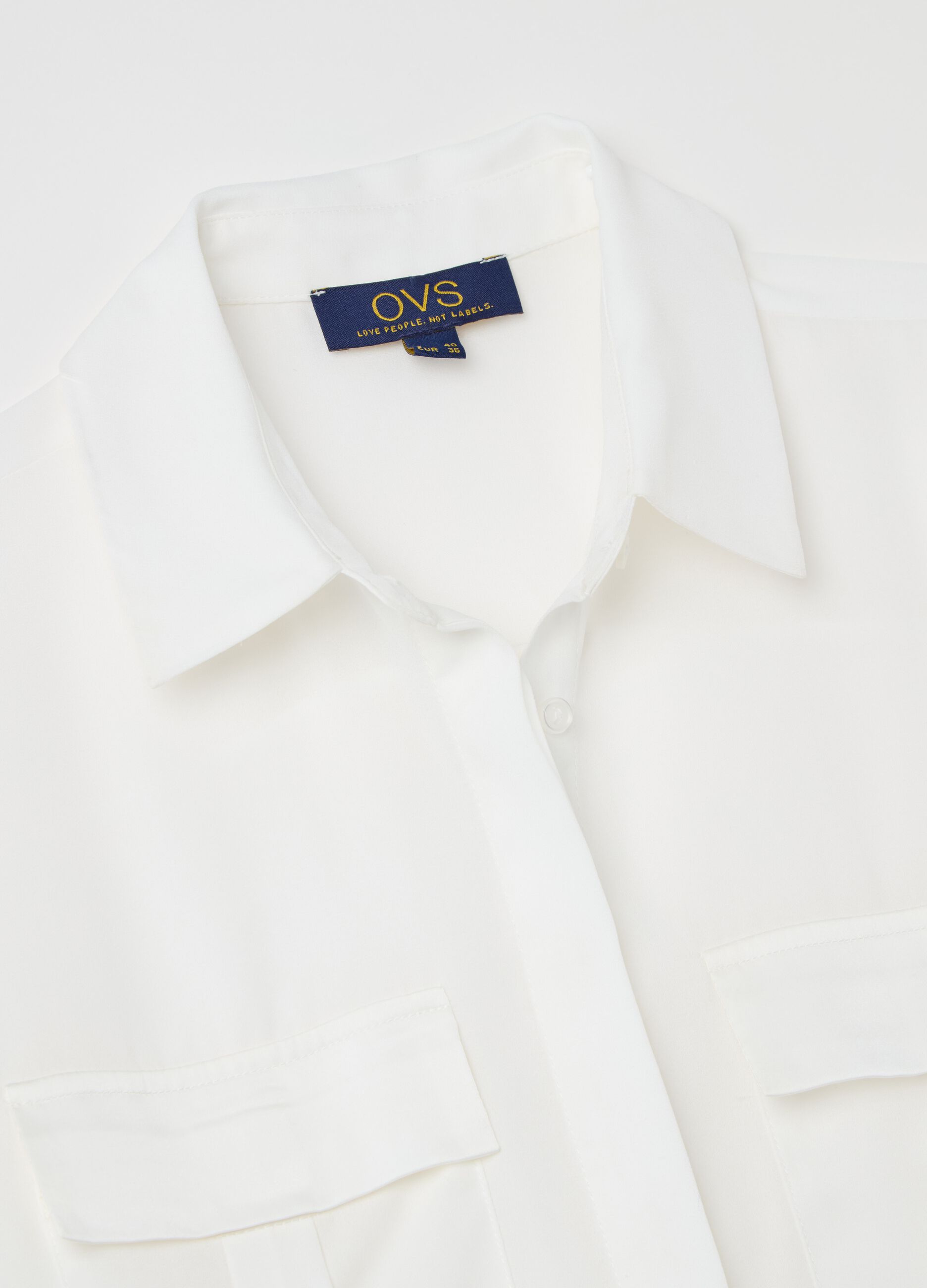 Camicia con dettagli in satin