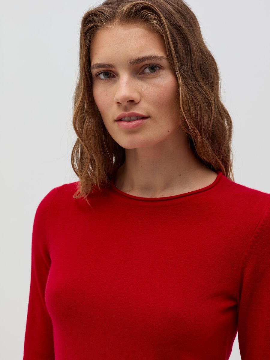 Top with round neck and small fold_3