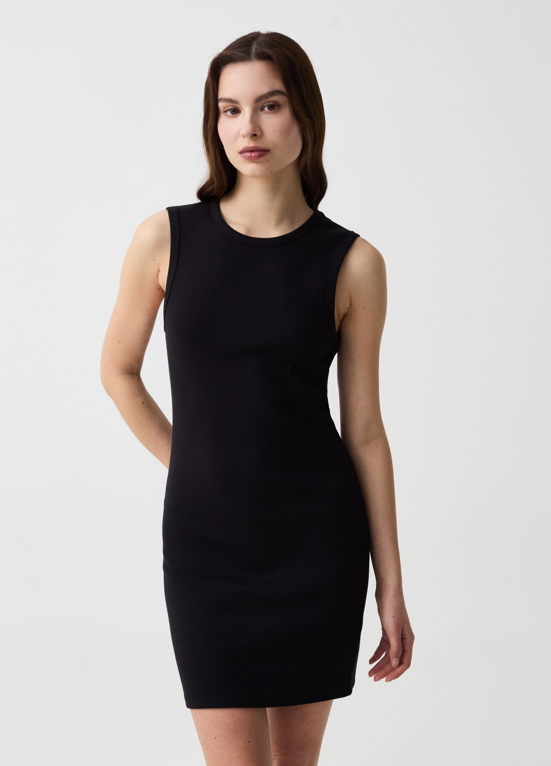 Essential short dress with cut-out detail