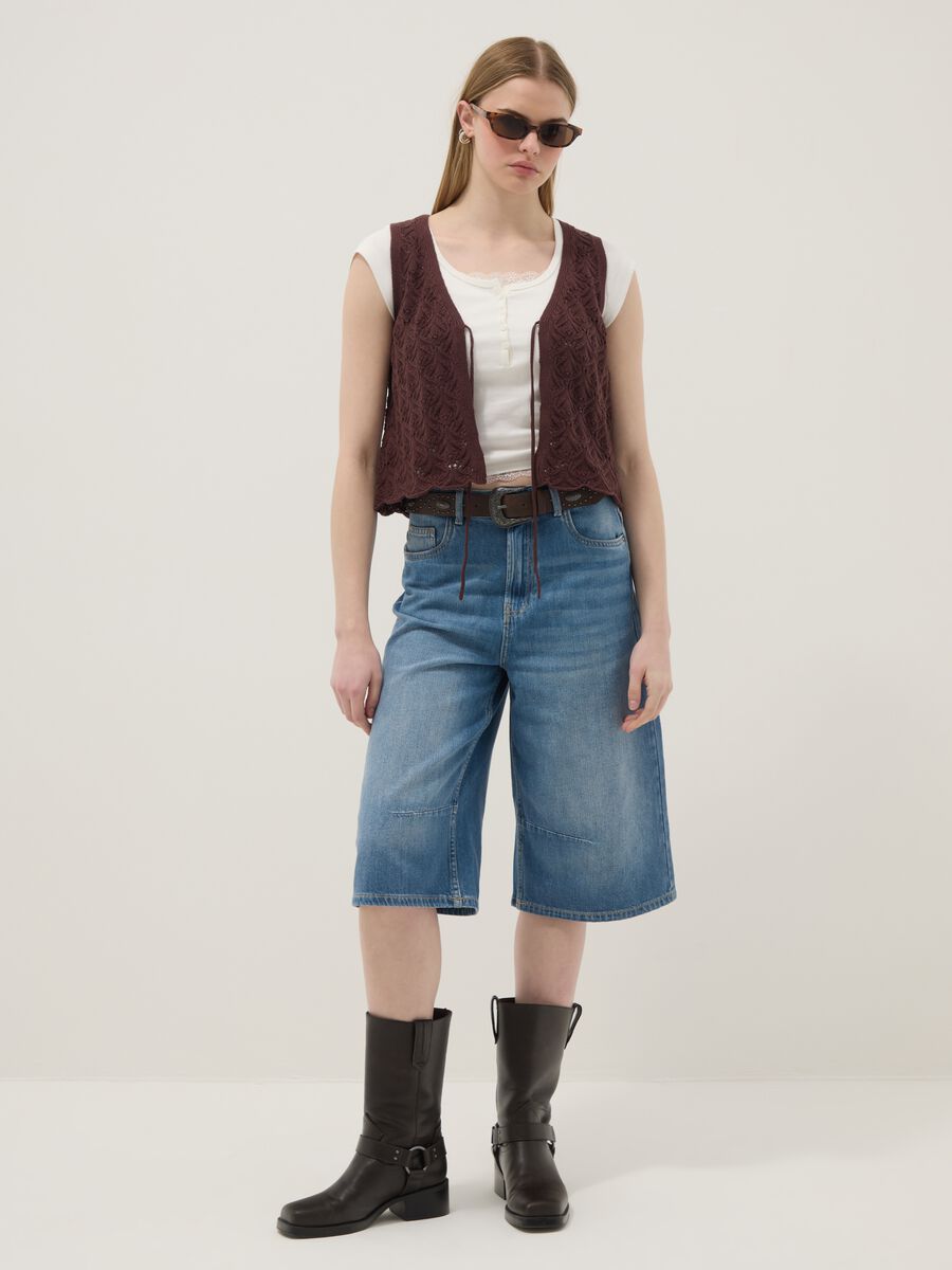 Brown pure cotton regular-fit waistcoat with tie fastening and deep V-neck_2