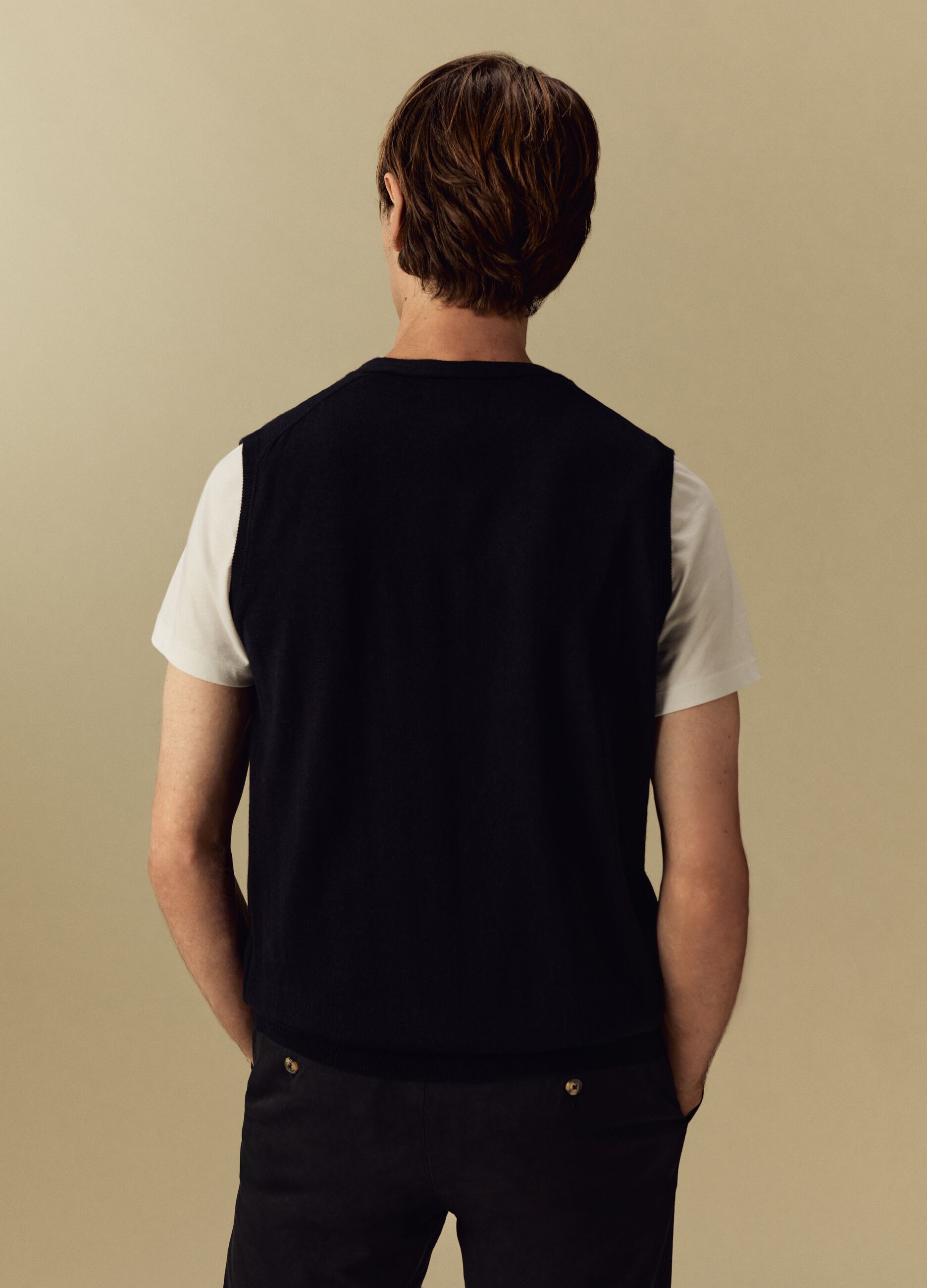 Gilet in lana merino con bottoni_2